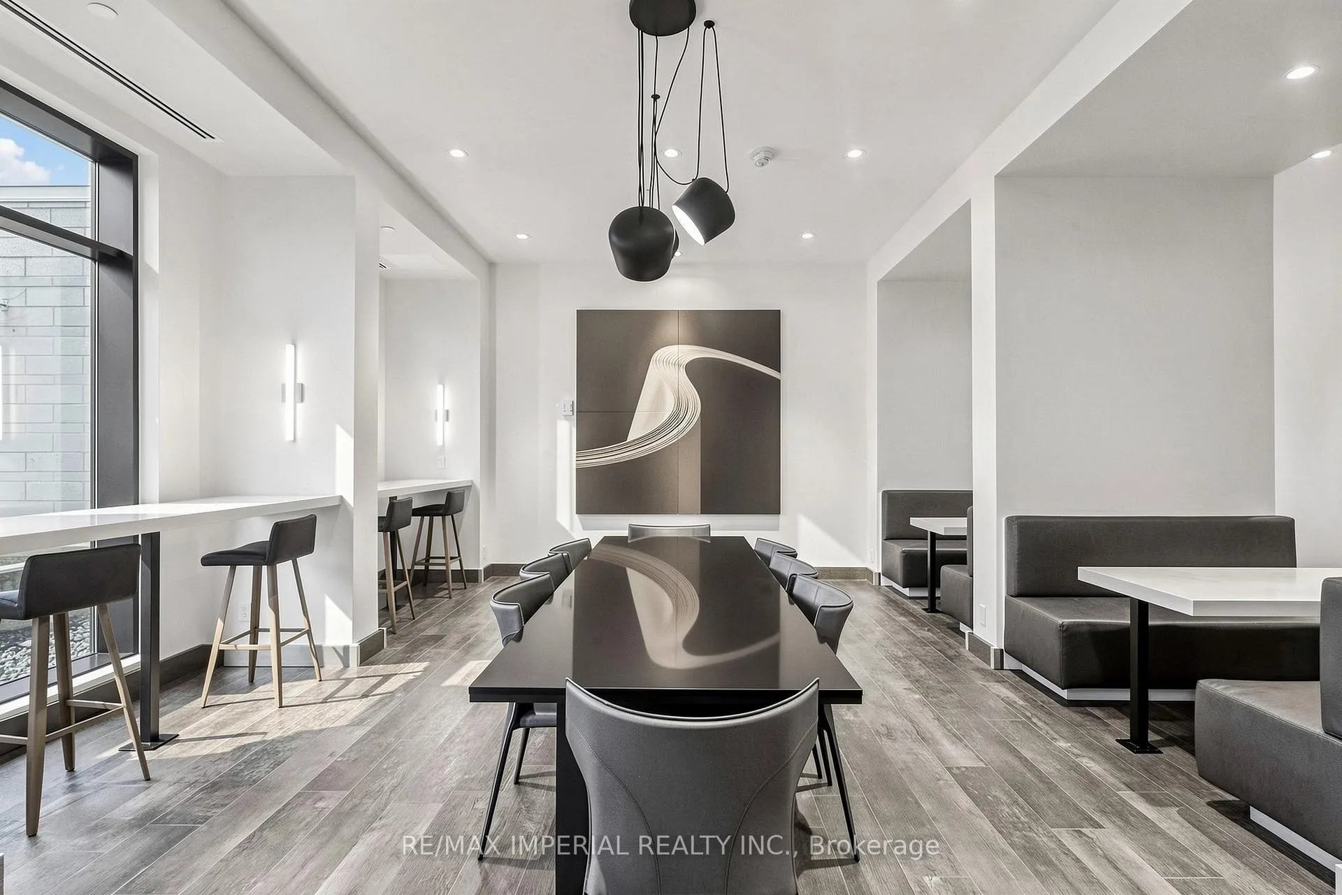 Photo 37 of Unit 910, 38 Water Walk Drive, Markham, Unionville — HOMEH