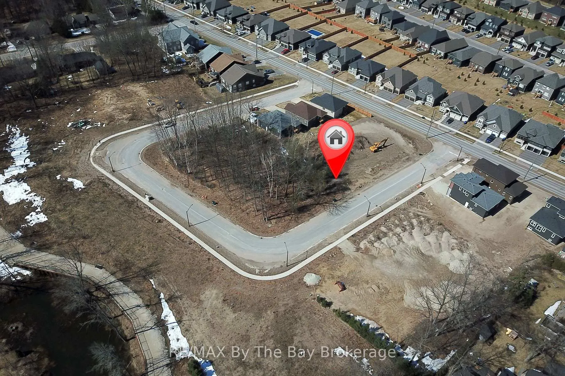Photo 6 of 38 Joanne Crescent, Wasaga Beach — HOMEH