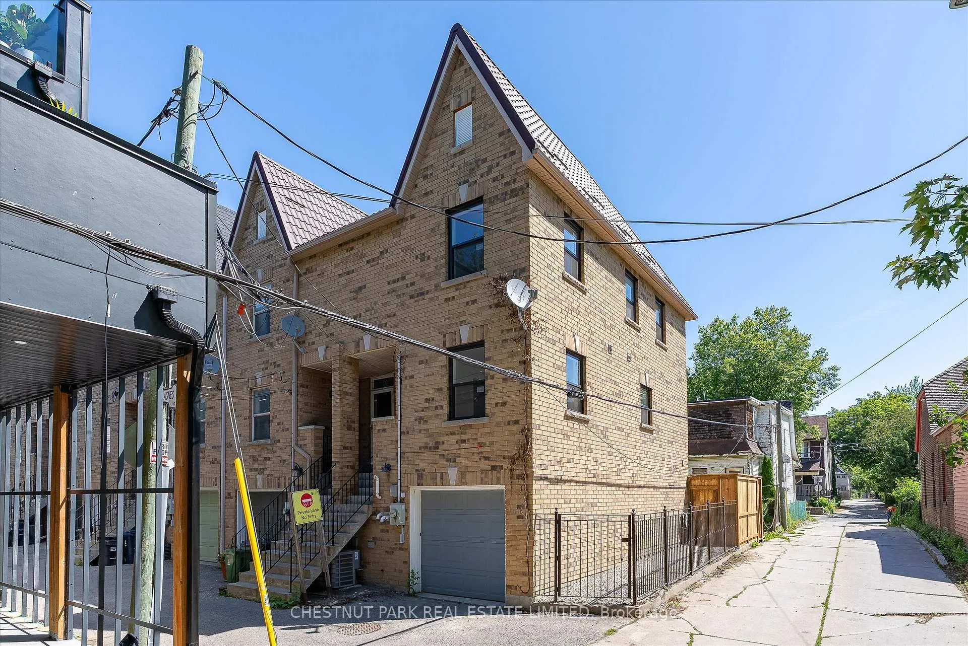 Photo 2 of 1 Agnes Lane, Toronto, Greenwood-Coxwell — HOMEH