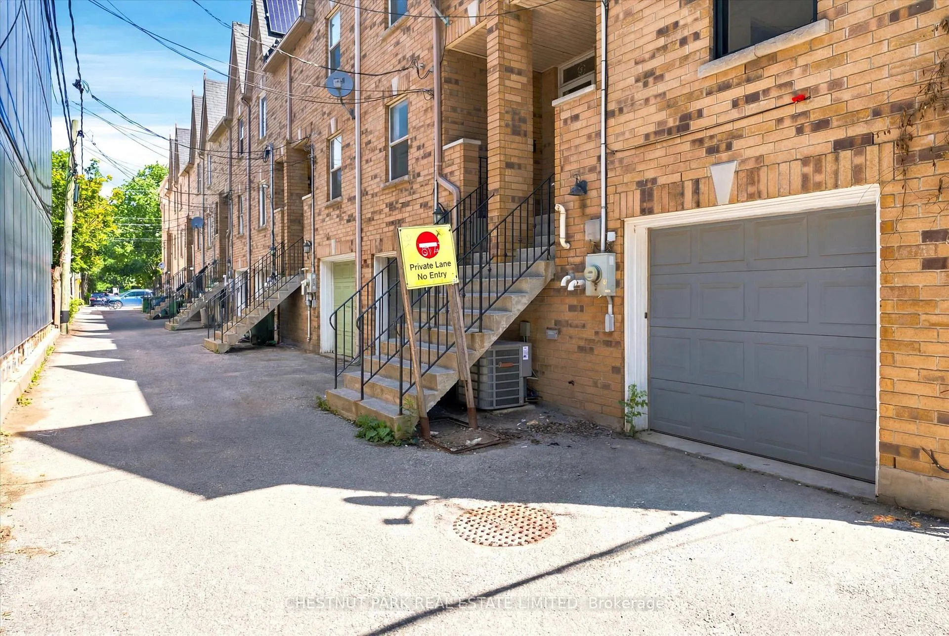 Photo 3 of 1 Agnes Lane, Toronto, Greenwood-Coxwell — HOMEH