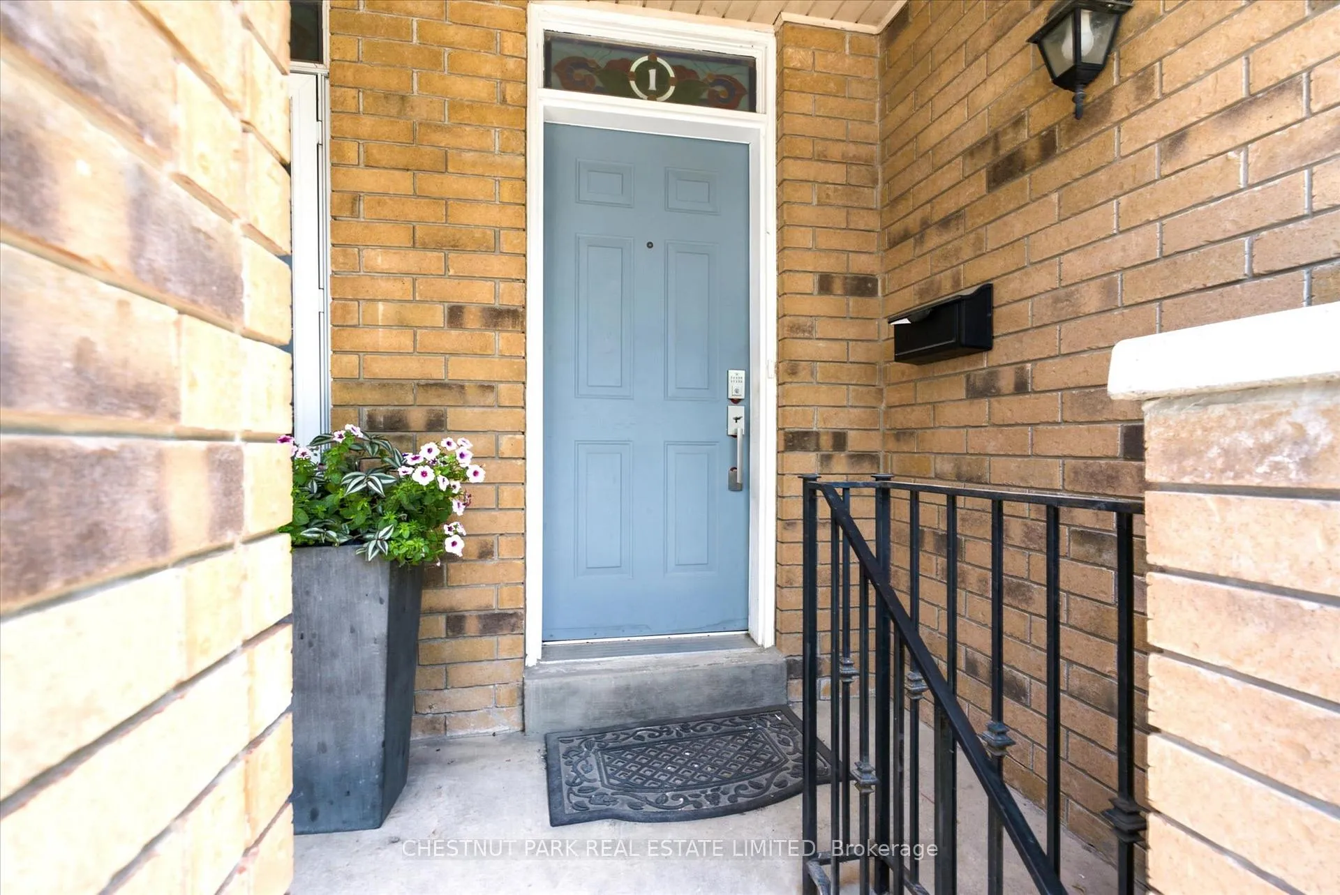 Photo 5 of 1 Agnes Lane, Toronto, Greenwood-Coxwell — HOMEH