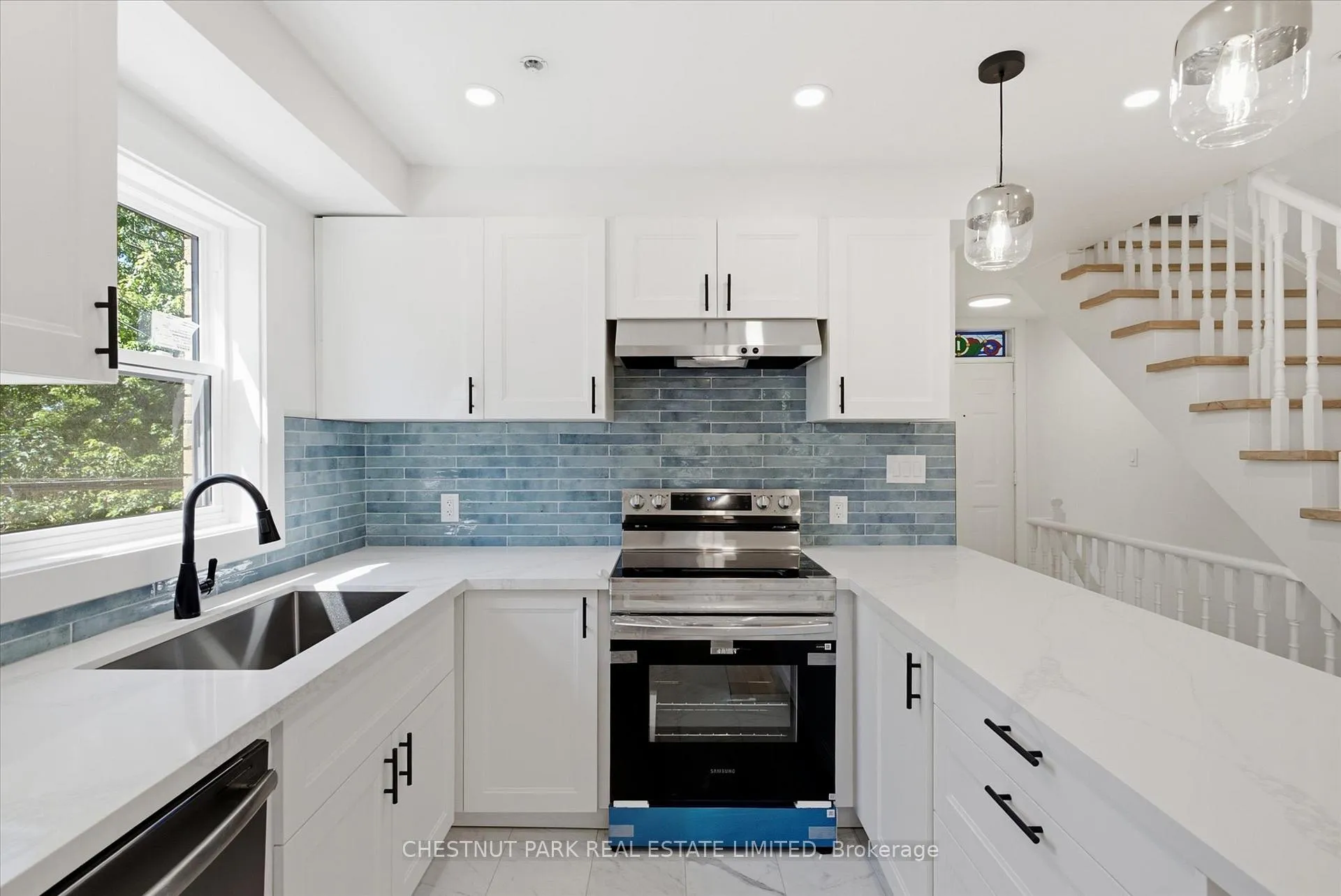 Photo 13 of 1 Agnes Lane, Toronto, Greenwood-Coxwell — HOMEH