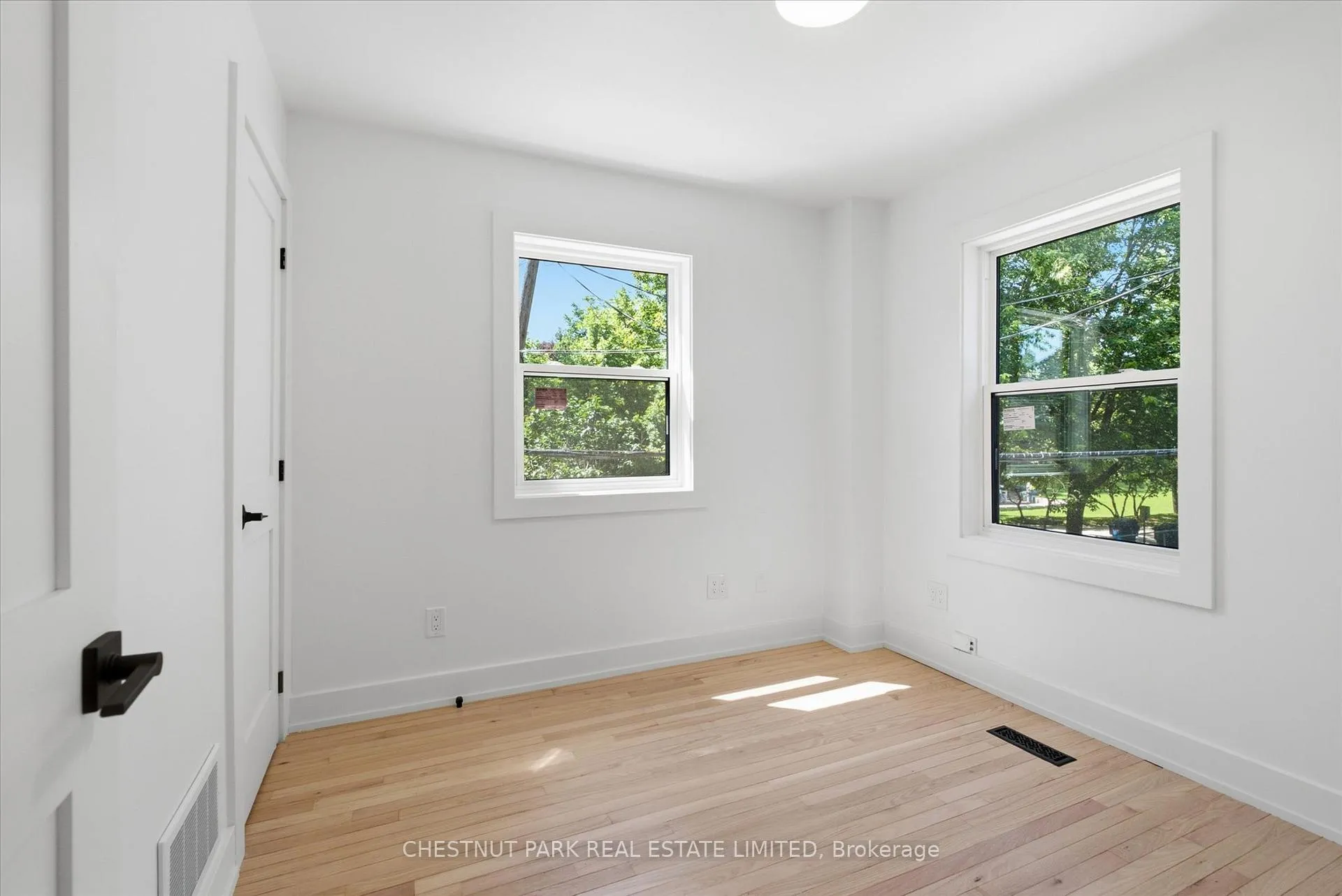 Photo 17 of 1 Agnes Lane, Toronto, Greenwood-Coxwell — HOMEH