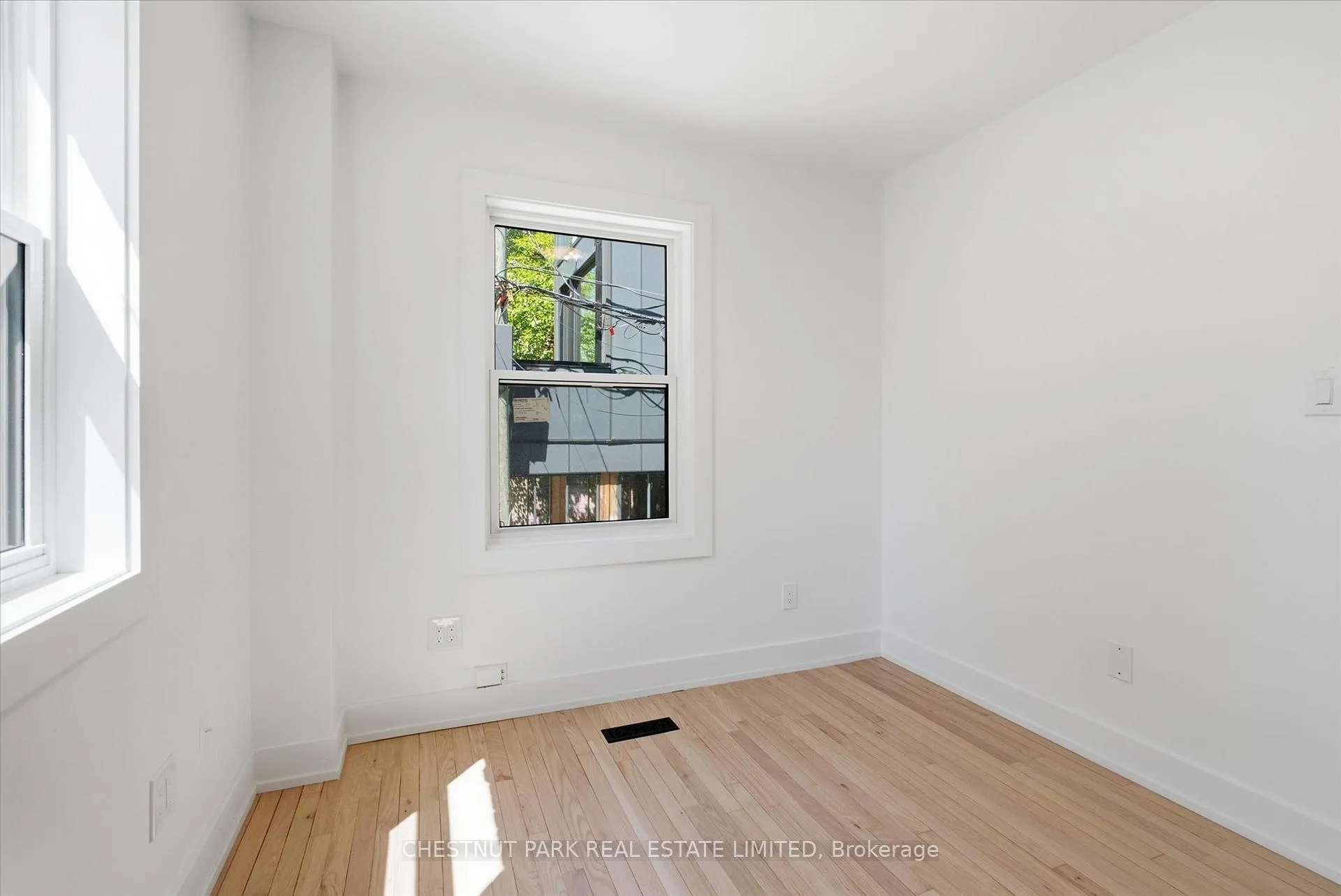 Photo 19 of 1 Agnes Lane, Toronto, Greenwood-Coxwell — HOMEH