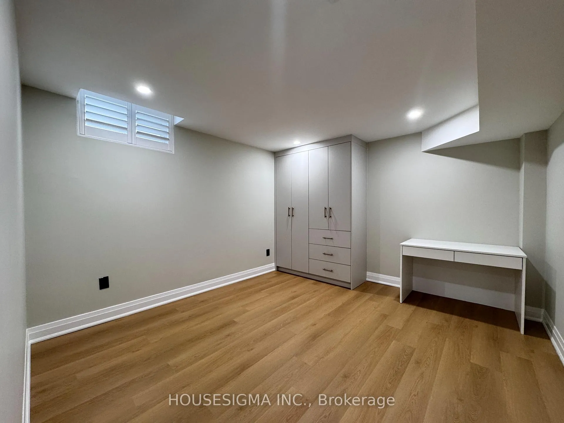 Photo 3 of Unit B1, 9 Delevan Court, Richmond Hill, Bayview Hill — HOMEH