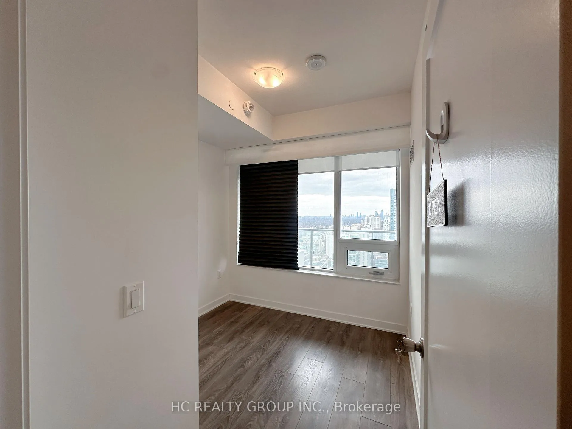 Photo 3 of Unit 2906, 195 Redpath Avenue, Toronto, Mount Pleasant West — HOMEH