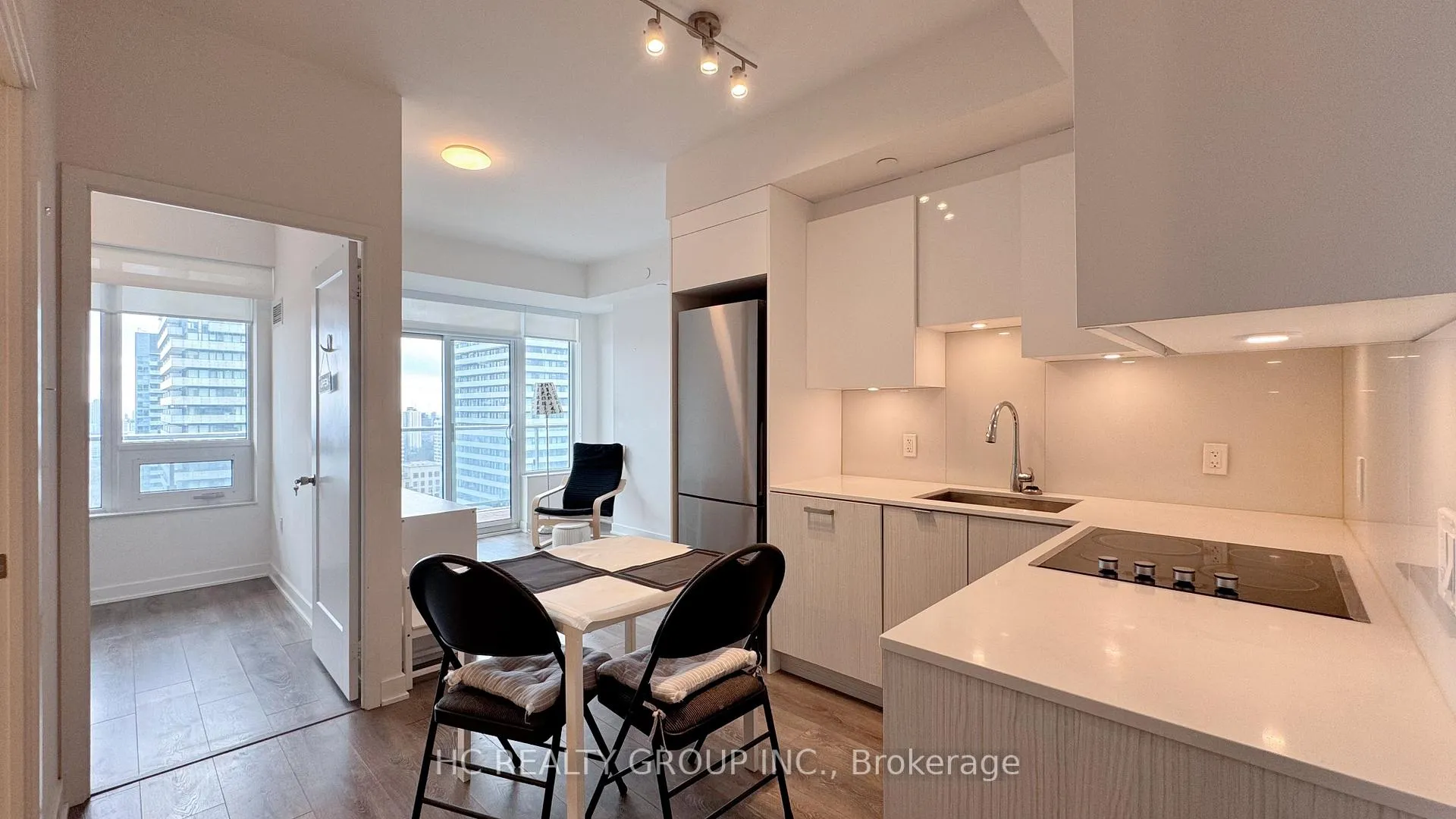 Photo 7 of Unit 2906, 195 Redpath Avenue, Toronto, Mount Pleasant West — HOMEH