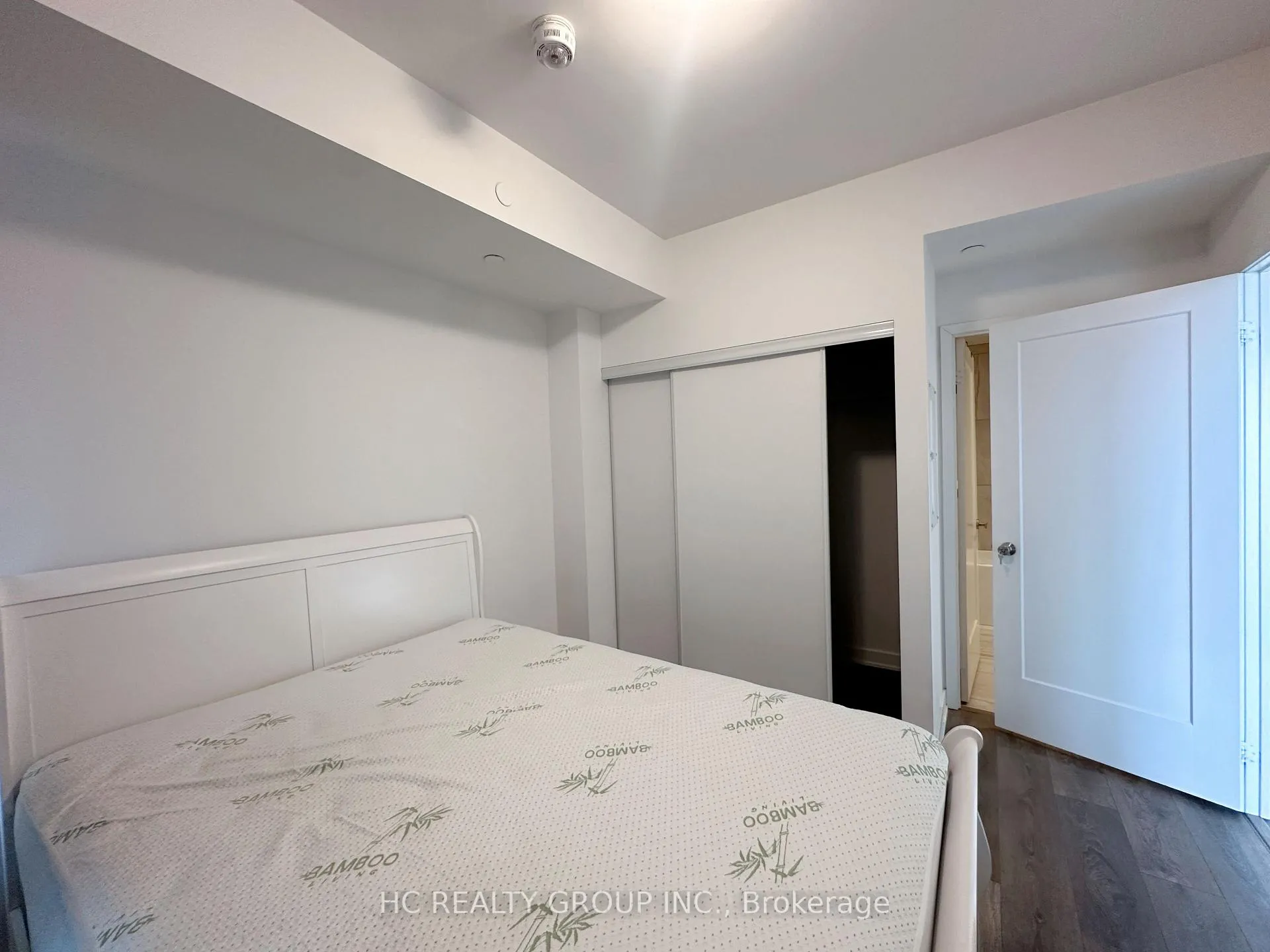 Photo 11 of Unit 2906, 195 Redpath Avenue, Toronto, Mount Pleasant West — HOMEH