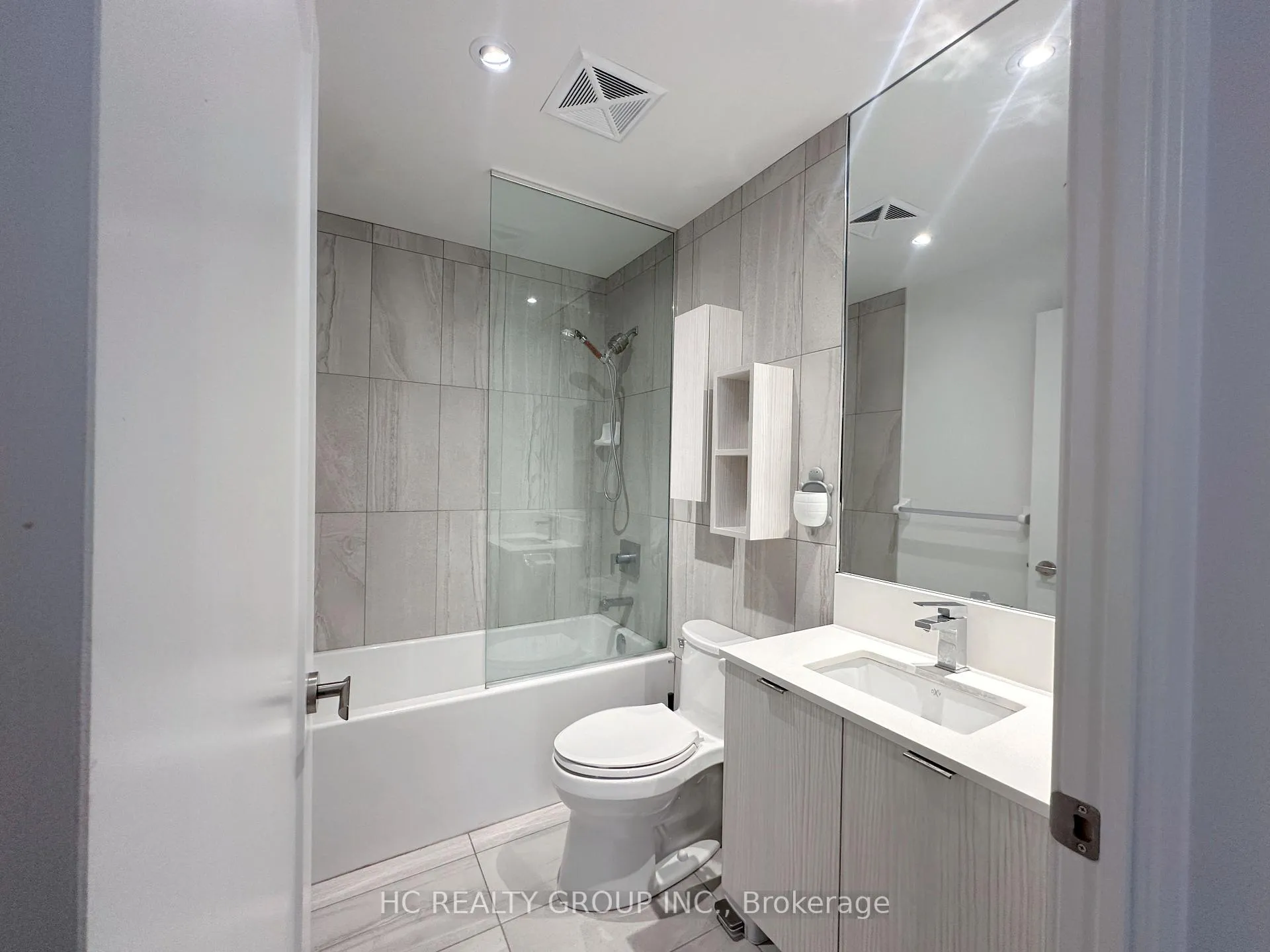Photo 12 of Unit 2906, 195 Redpath Avenue, Toronto, Mount Pleasant West — HOMEH