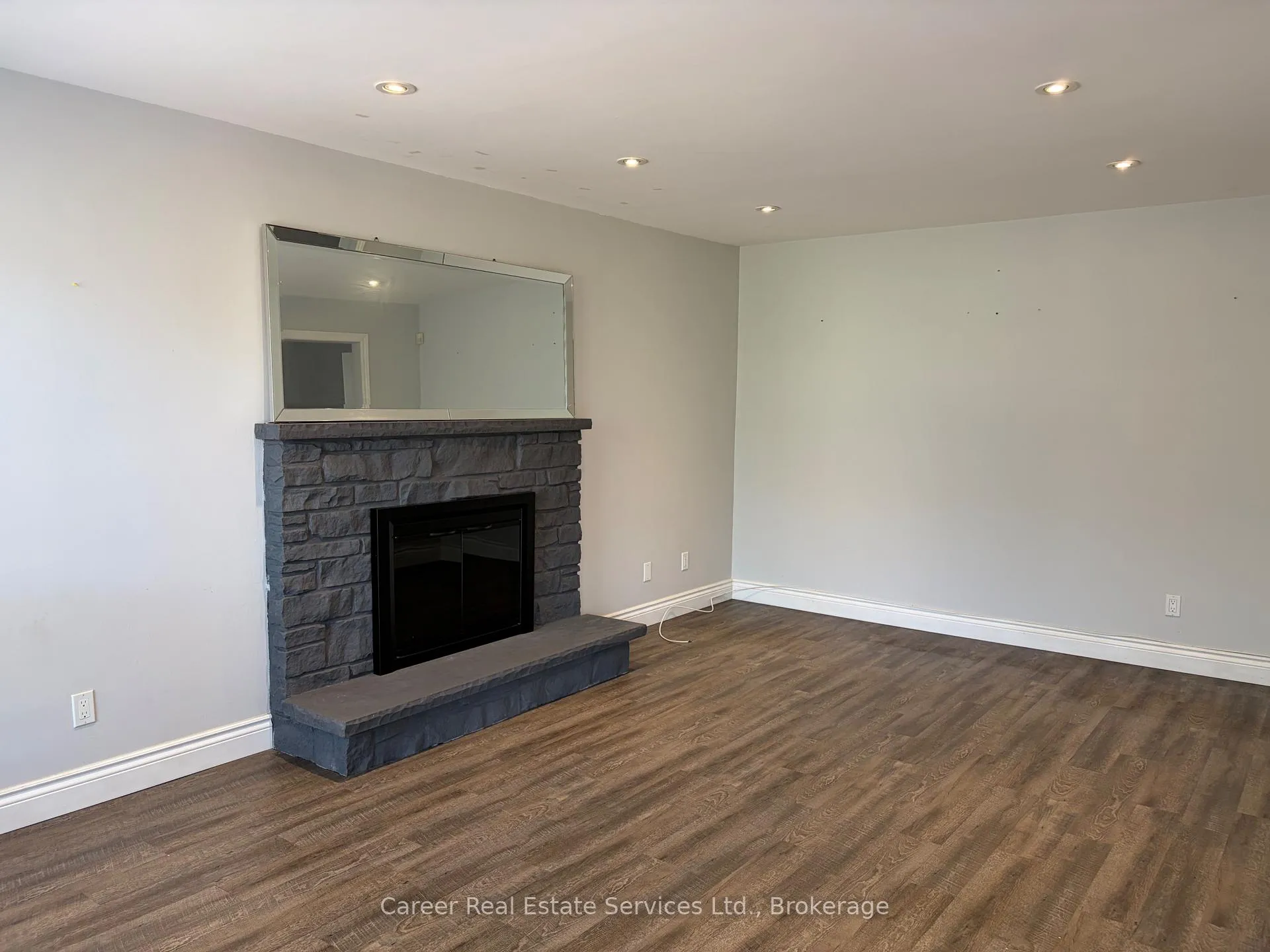 Photo 9 of 560 Steeple Hill, Pickering, Woodlands — HOMEH