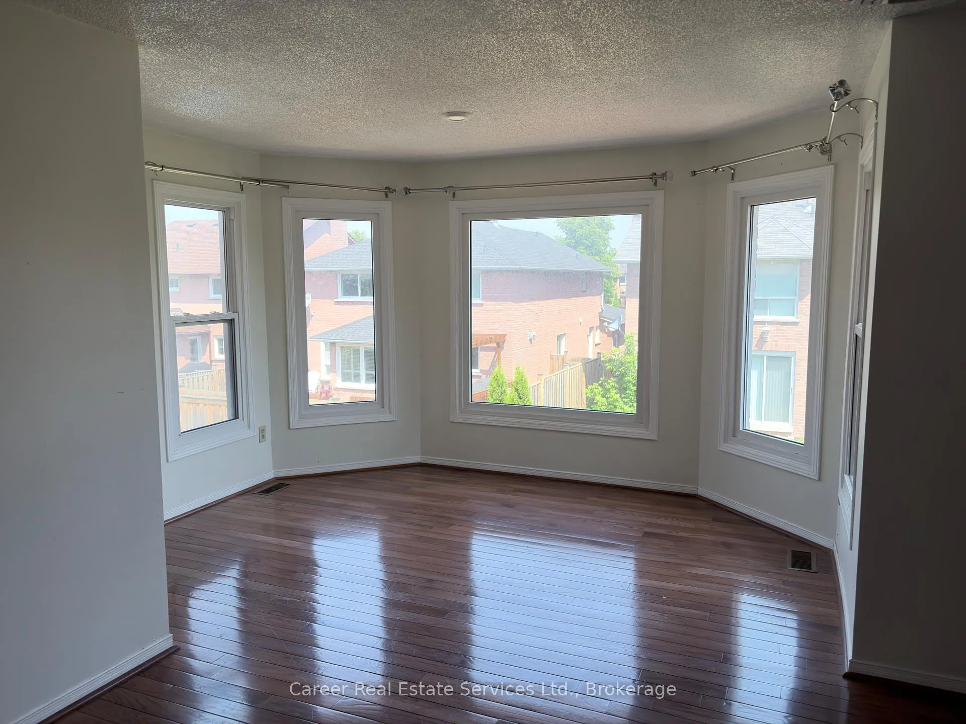 Photo 20 of 560 Steeple Hill, Pickering, Woodlands — HOMEH