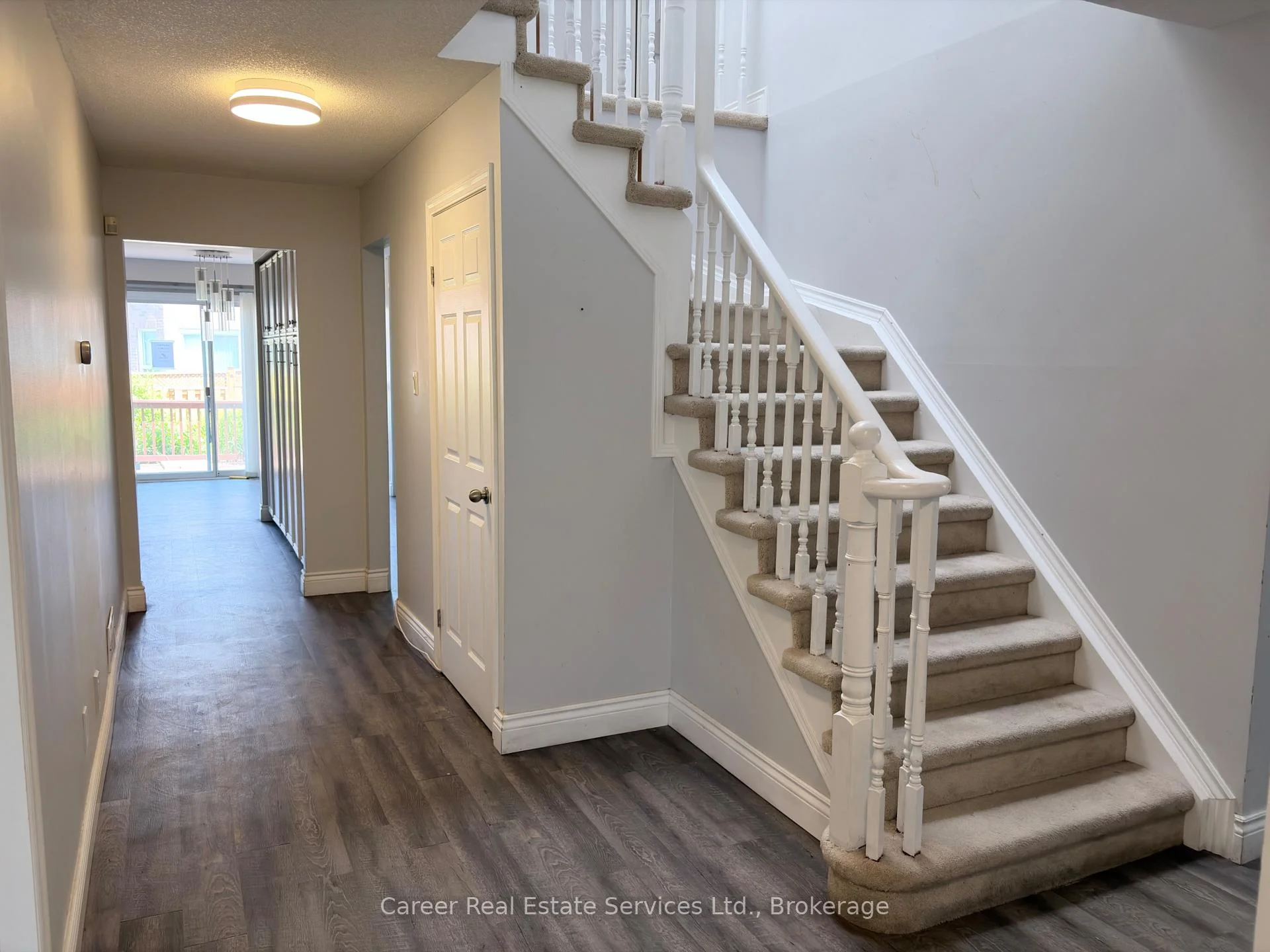 Photo 4 of 560 Steeple Hill, Pickering, Woodlands — HOMEH