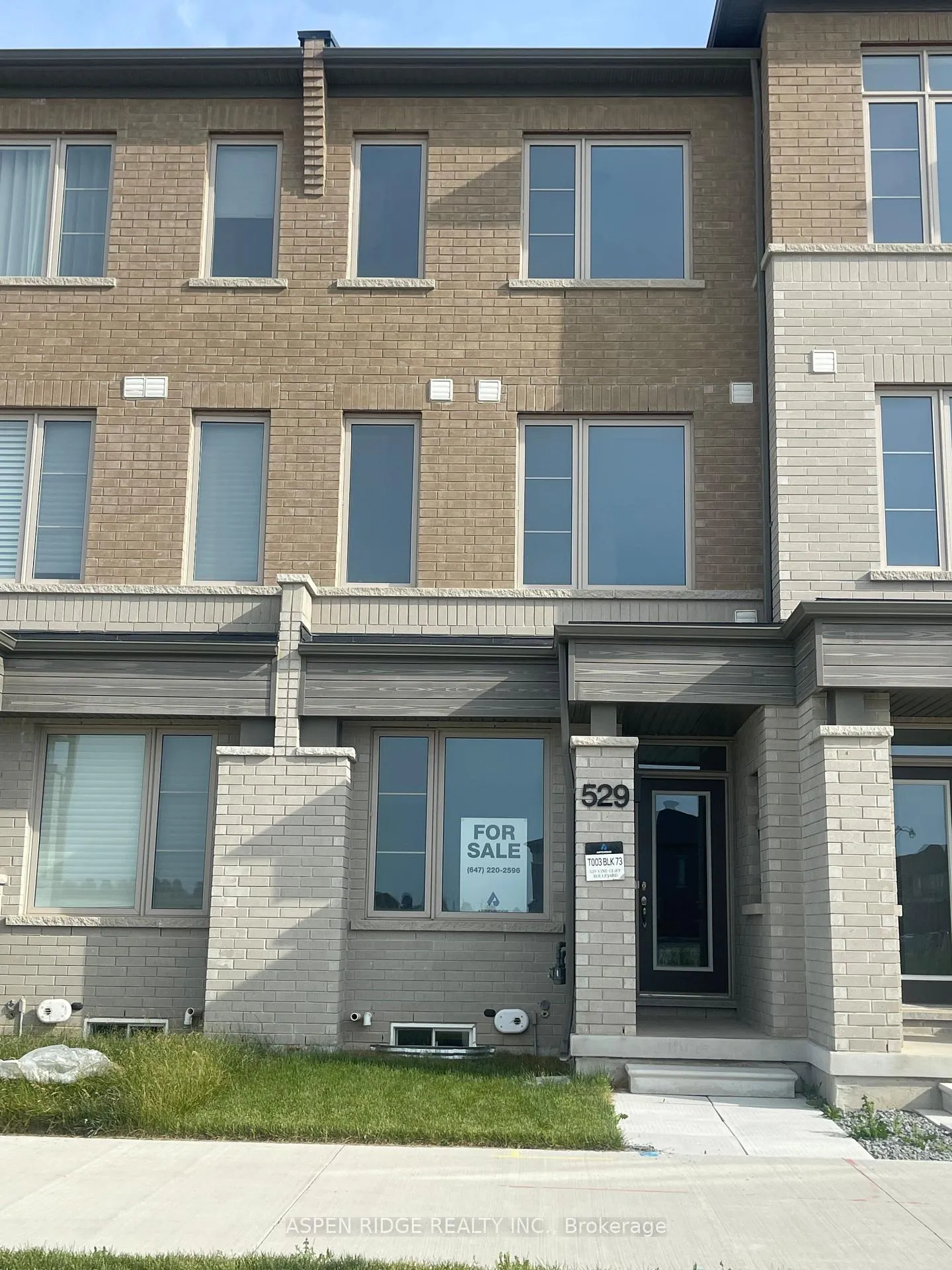 Photo 1 of 529 Vine Cliff Boulevard, Markham, Rural Markham — HOMEH