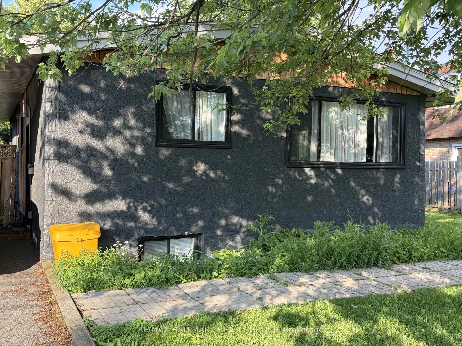 Photo 2 of 1415 Maxime Road, Ottawa, Pineview — HOMEH