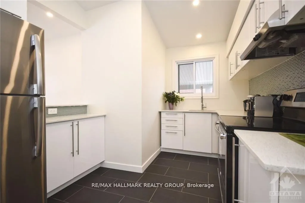 Photo 3 of 1415 Maxime Road, Ottawa, Pineview — HOMEH