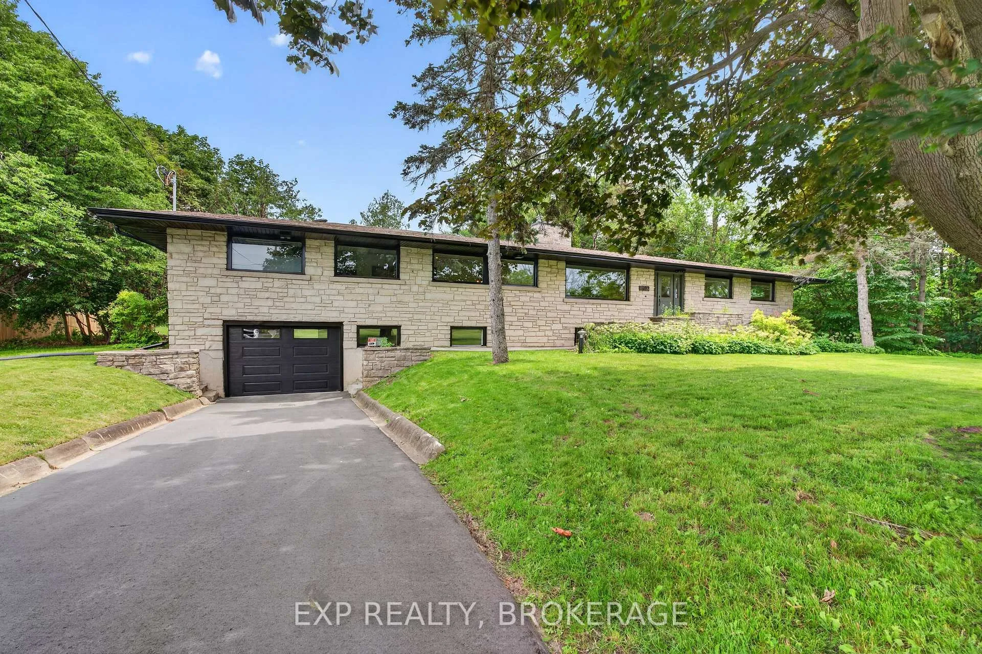 Photo 1 of 1802 Sydenham Road, Kingston, City North of 401 — HOMEH
