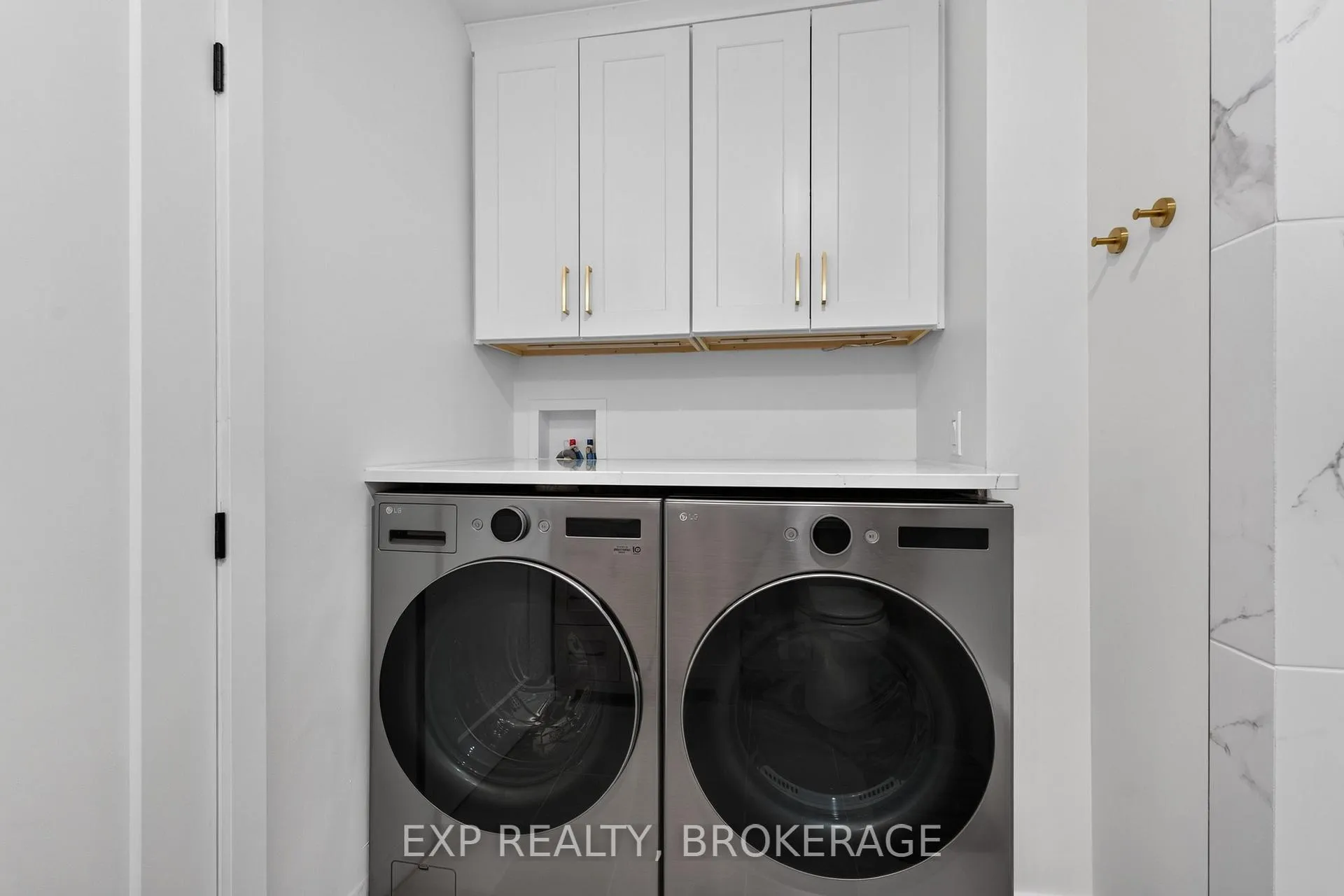 Photo 26 of 1802 Sydenham Road, Kingston, City North of 401 — HOMEH