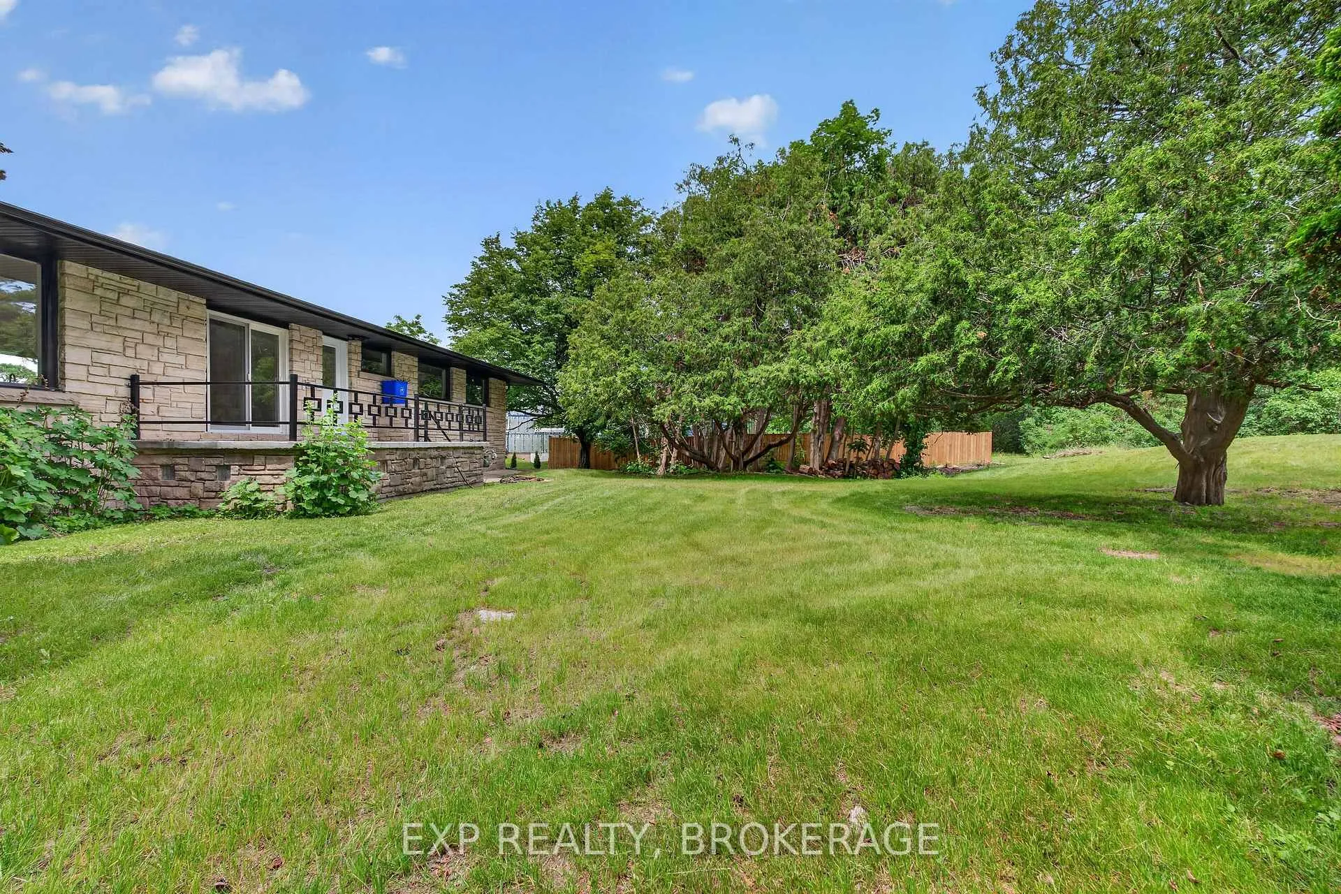 Photo 37 of 1802 Sydenham Road, Kingston, City North of 401 — HOMEH