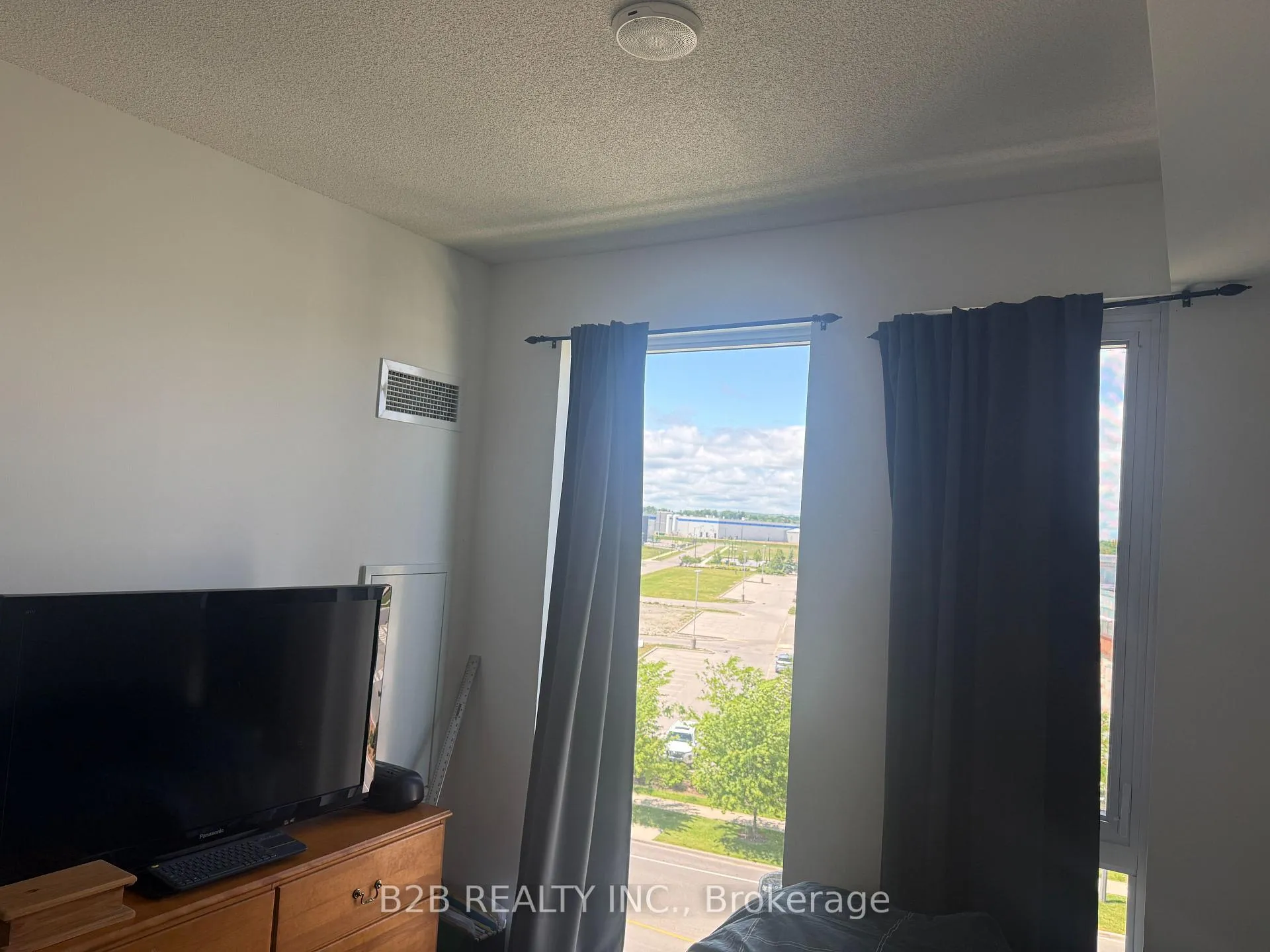 Photo 6 of Unit 514, 3210 Dakota Common, Burlington, Alton — HOMEH
