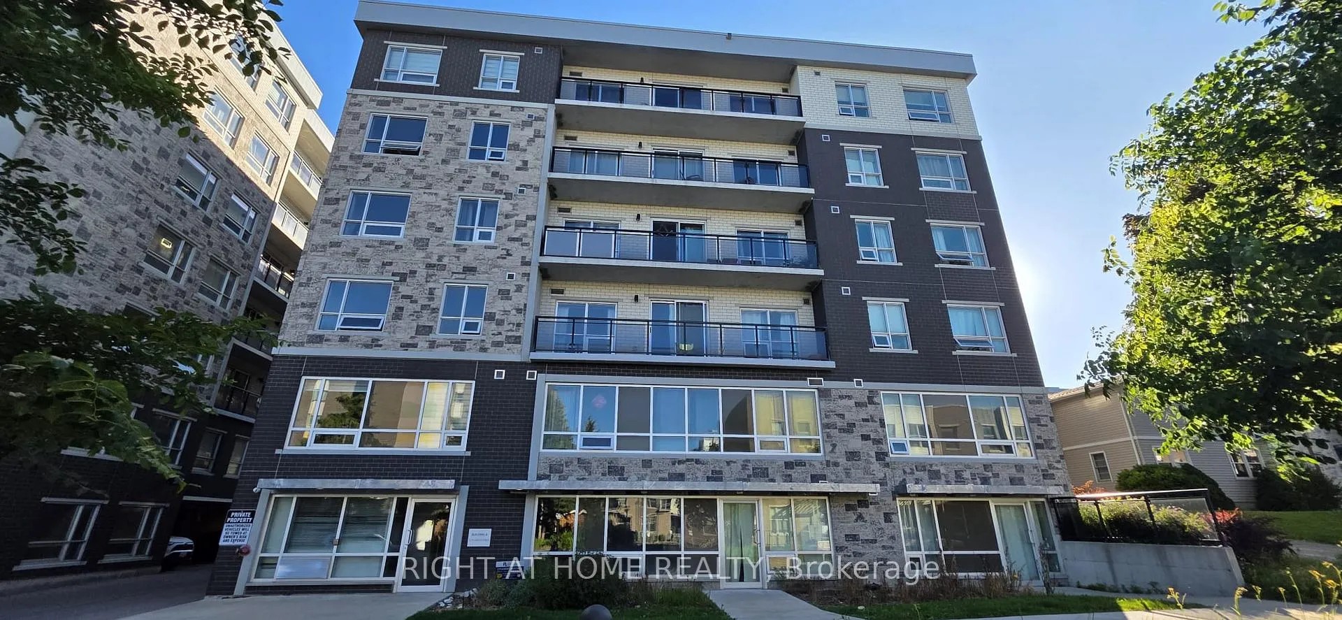 Front of Unit 206, 275A Larch Street