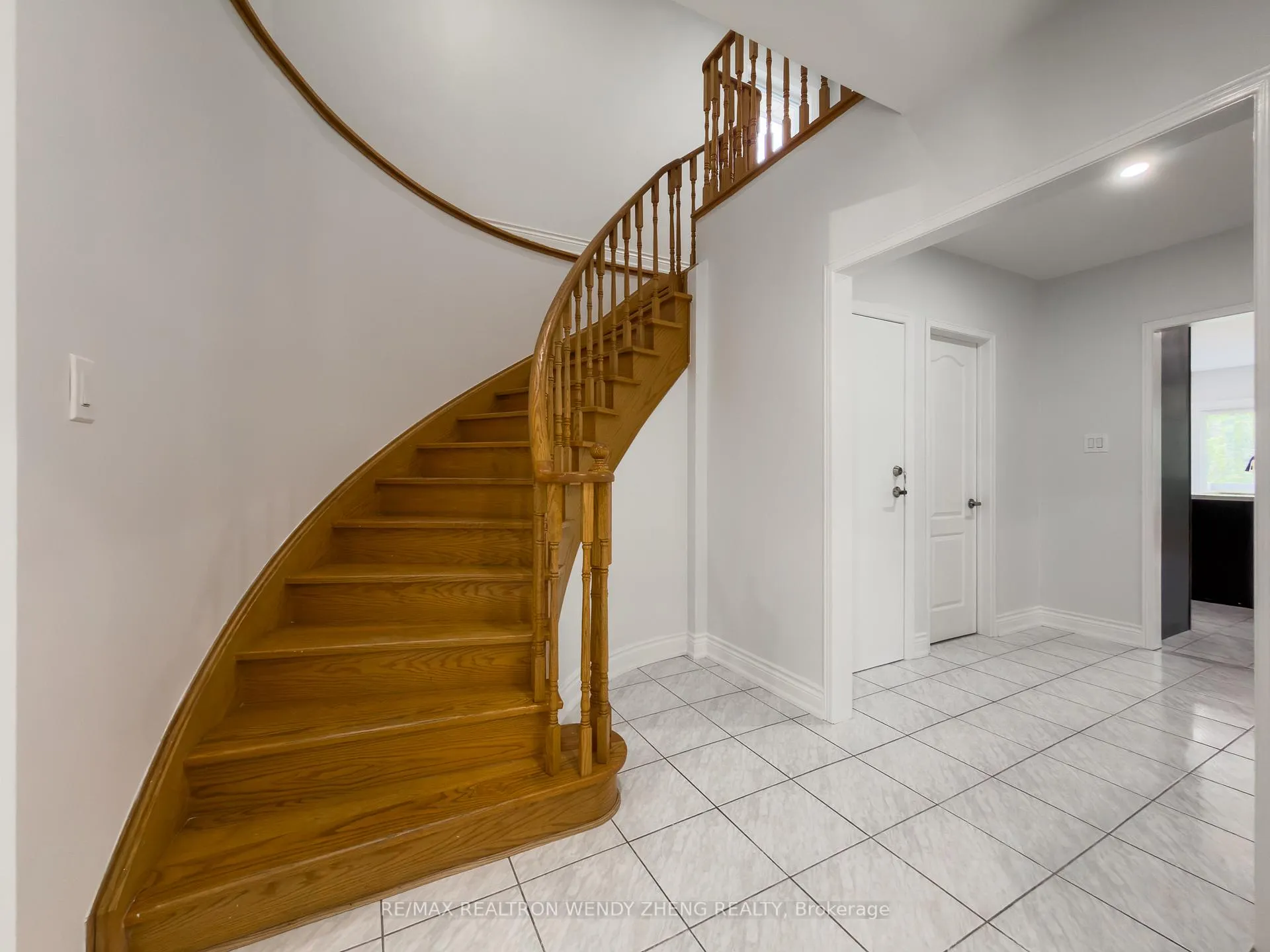 Photo 11 of 59 Springer Drive, Richmond Hill, Westbrook — HOMEH
