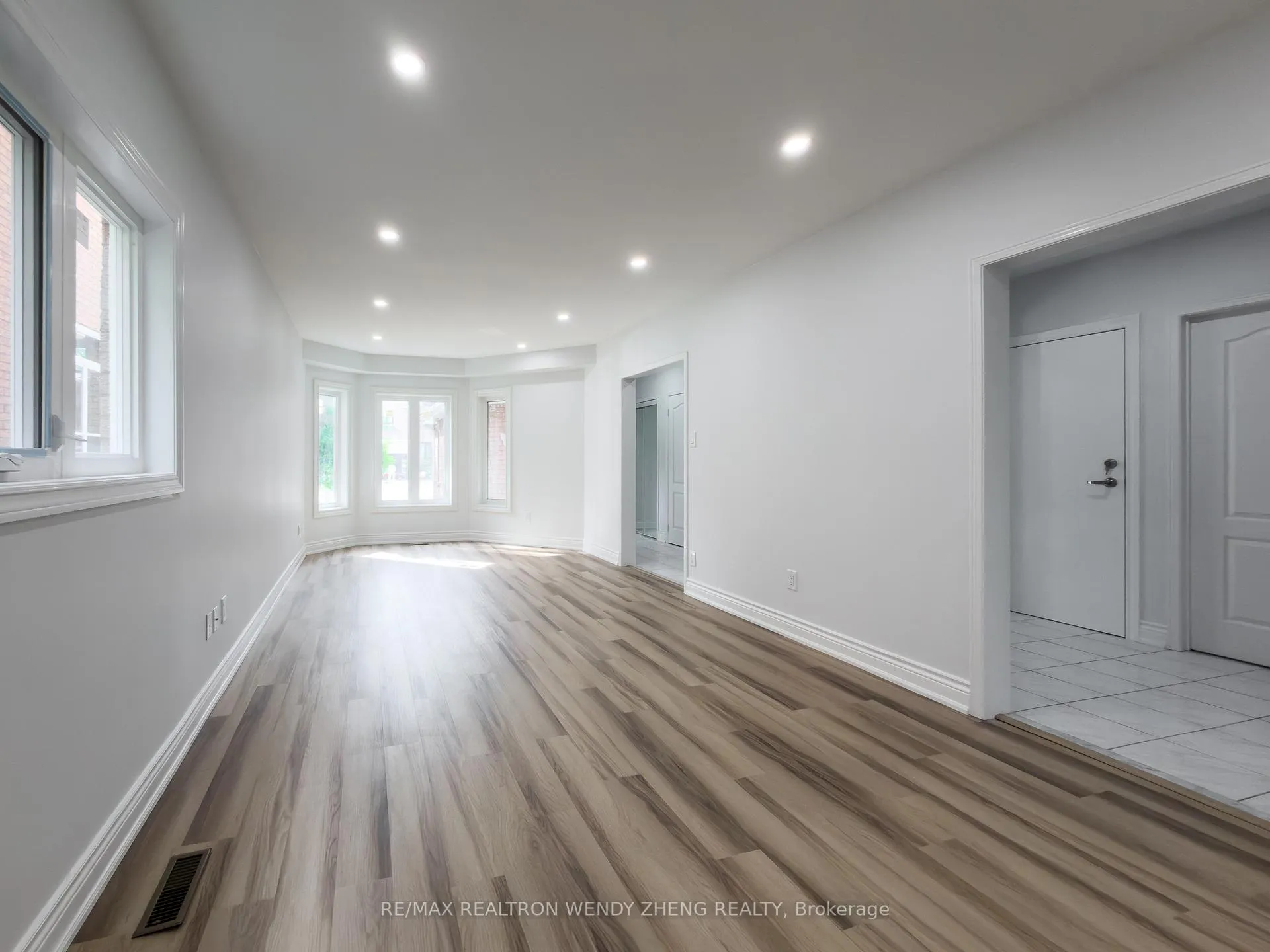 Photo 14 of 59 Springer Drive, Richmond Hill, Westbrook — HOMEH