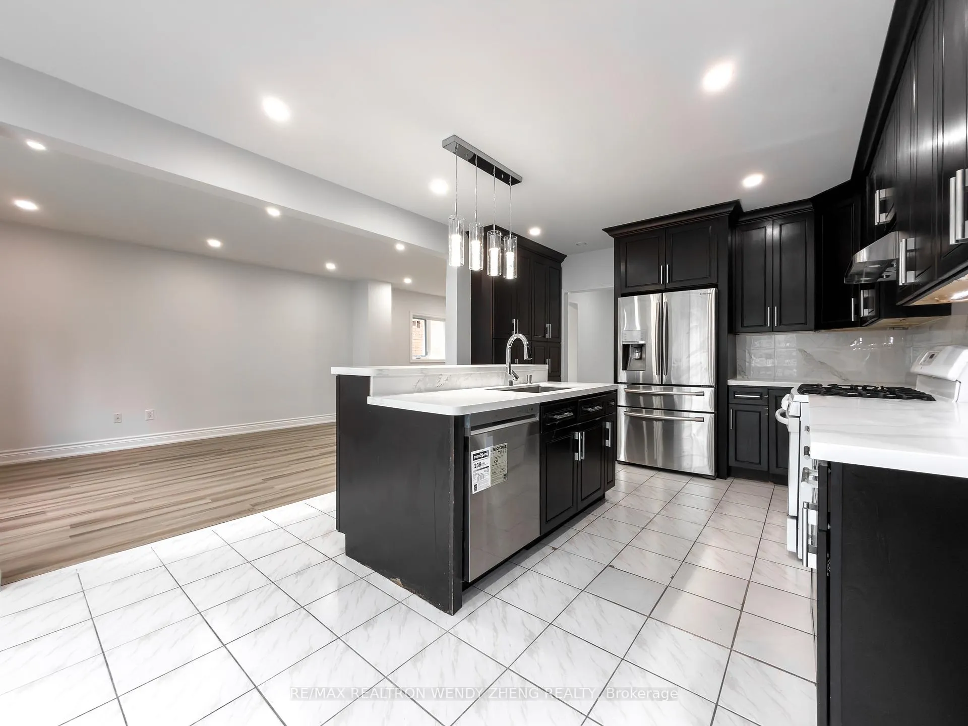 Photo 24 of 59 Springer Drive, Richmond Hill, Westbrook — HOMEH