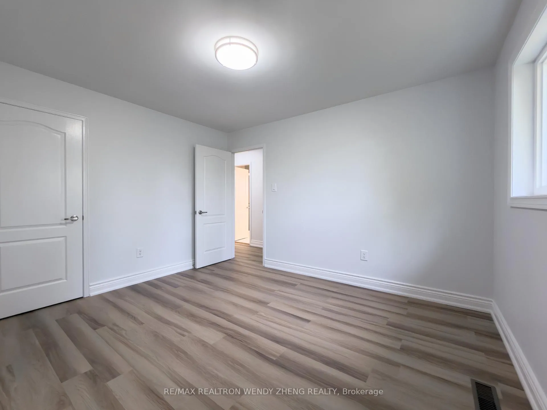 Photo 38 of 59 Springer Drive, Richmond Hill, Westbrook — HOMEH