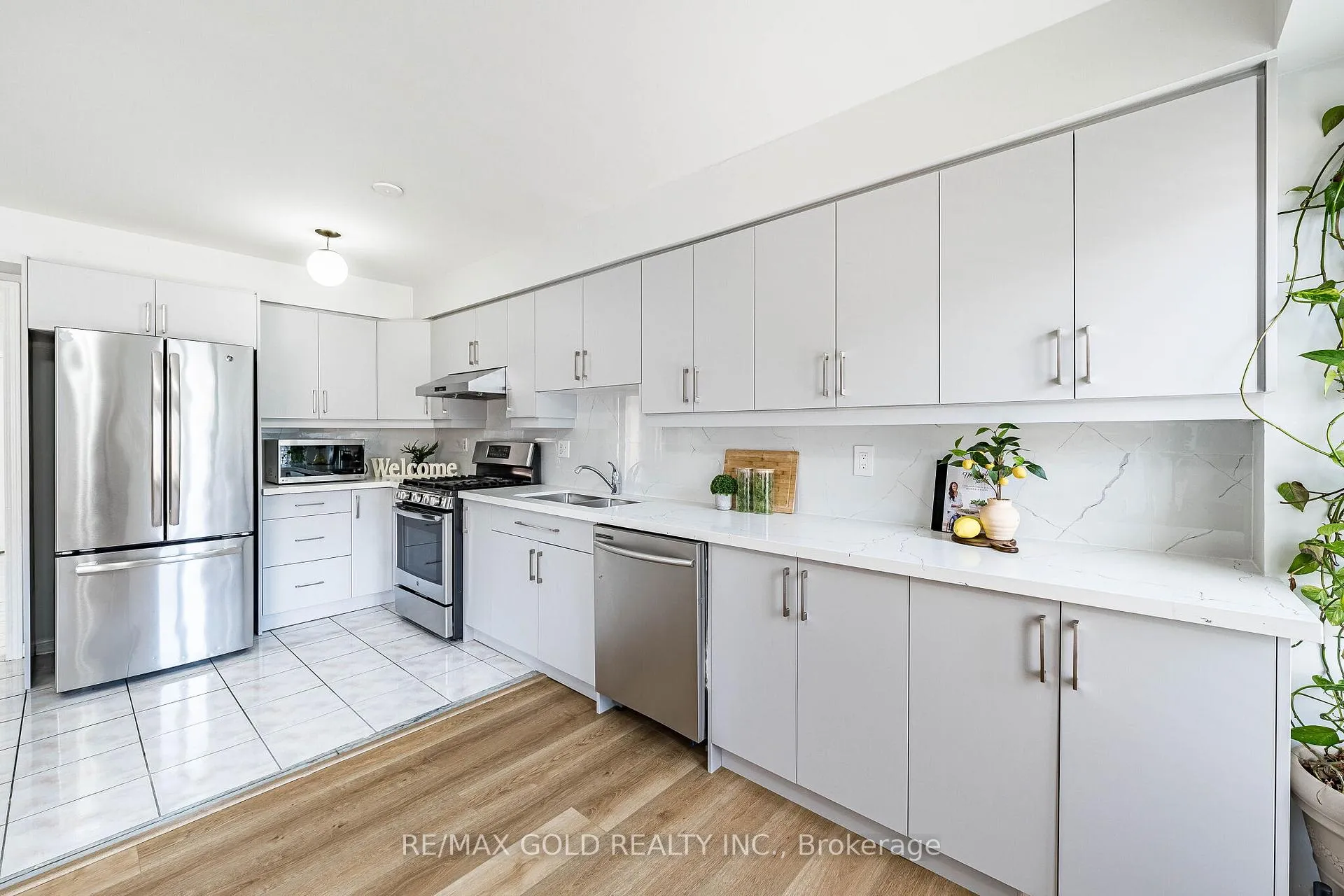 Photo 10 of 65 Mount Ranier Crescent, Brampton, Sandringham-Wellington — HOMEH