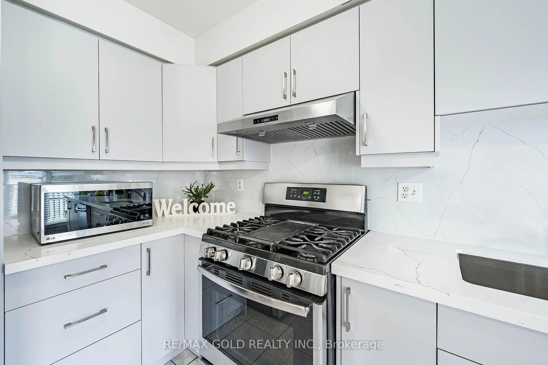 Photo 11 of 65 Mount Ranier Crescent, Brampton, Sandringham-Wellington — HOMEH