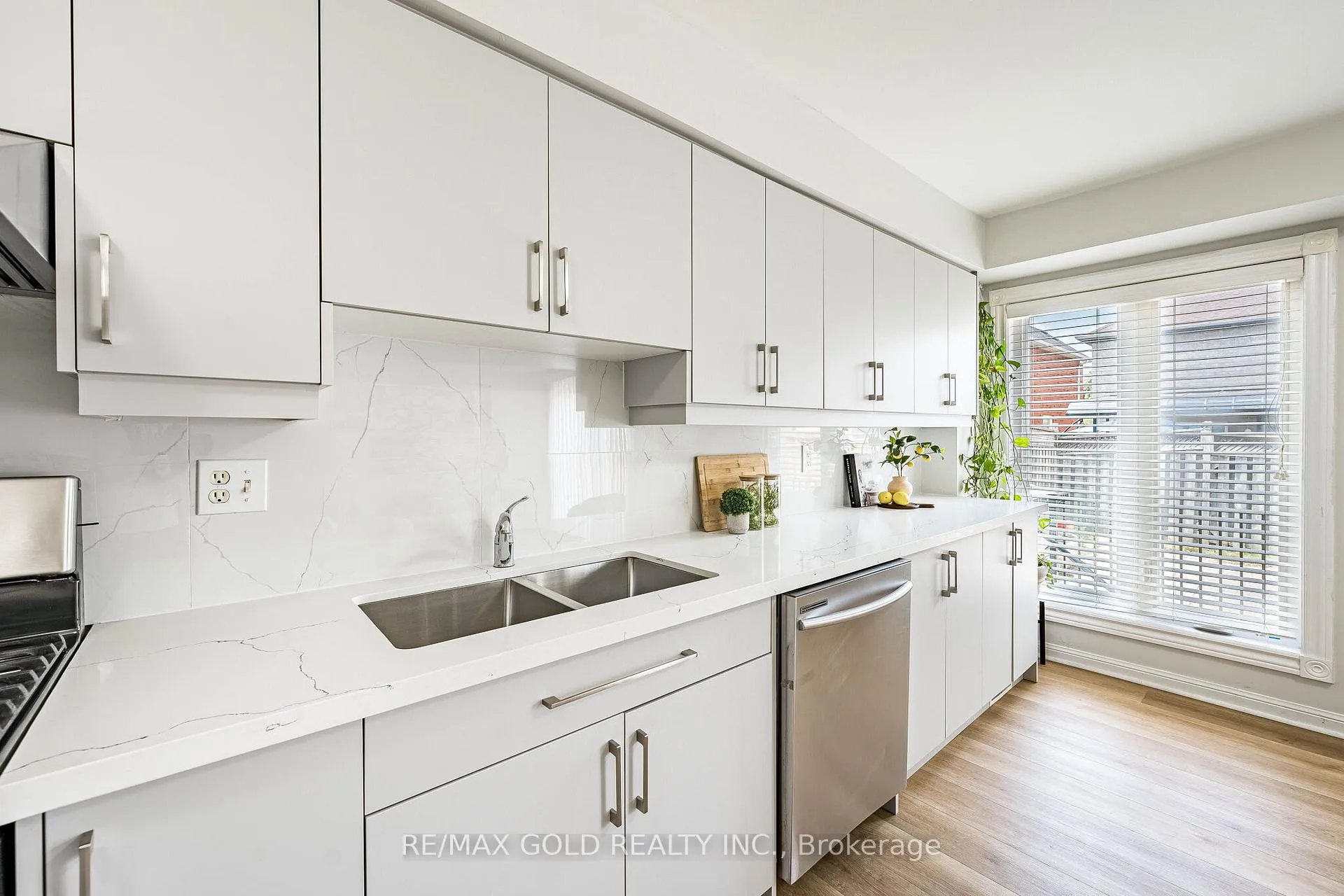 Photo 12 of 65 Mount Ranier Crescent, Brampton, Sandringham-Wellington — HOMEH