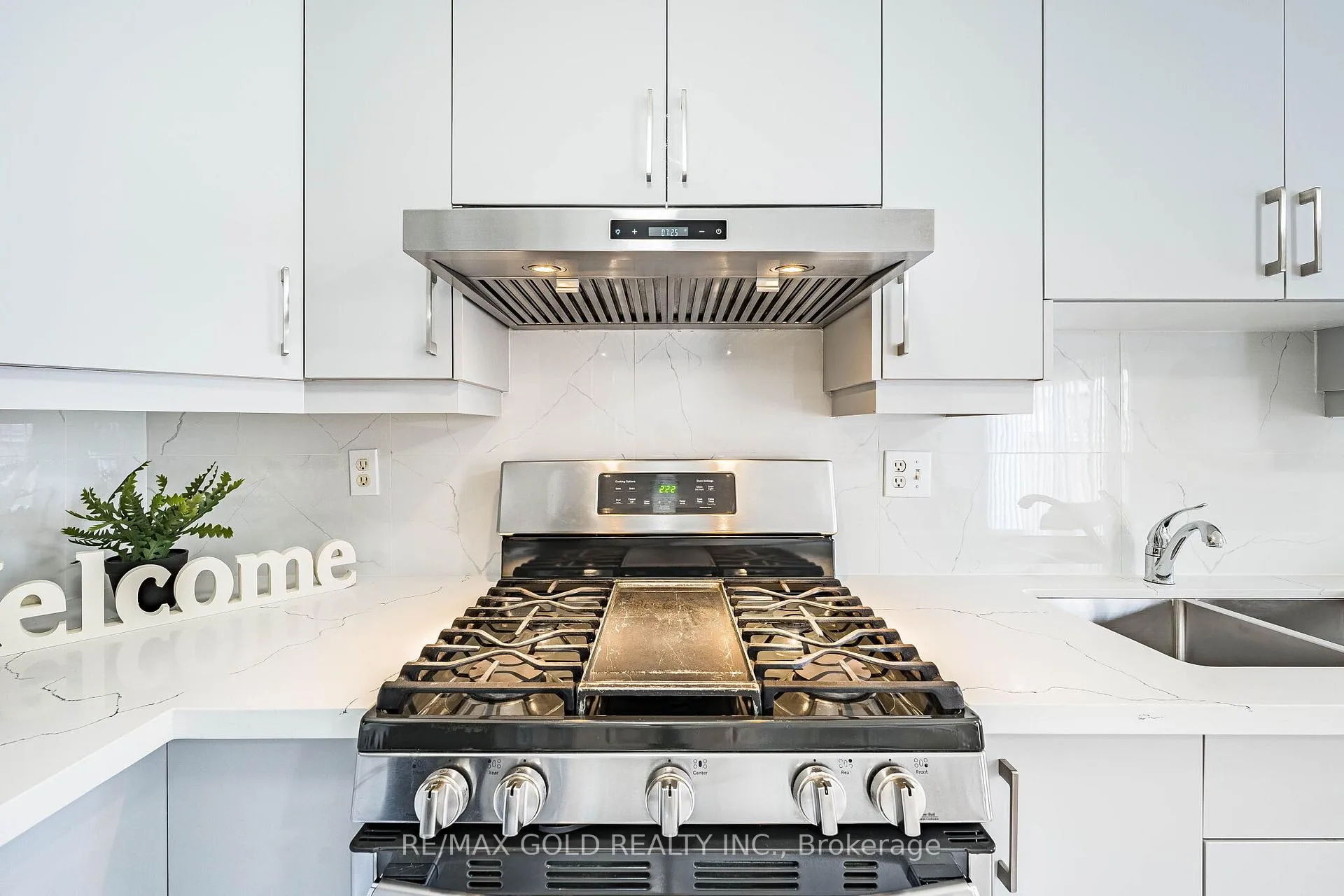 Photo 13 of 65 Mount Ranier Crescent, Brampton, Sandringham-Wellington — HOMEH
