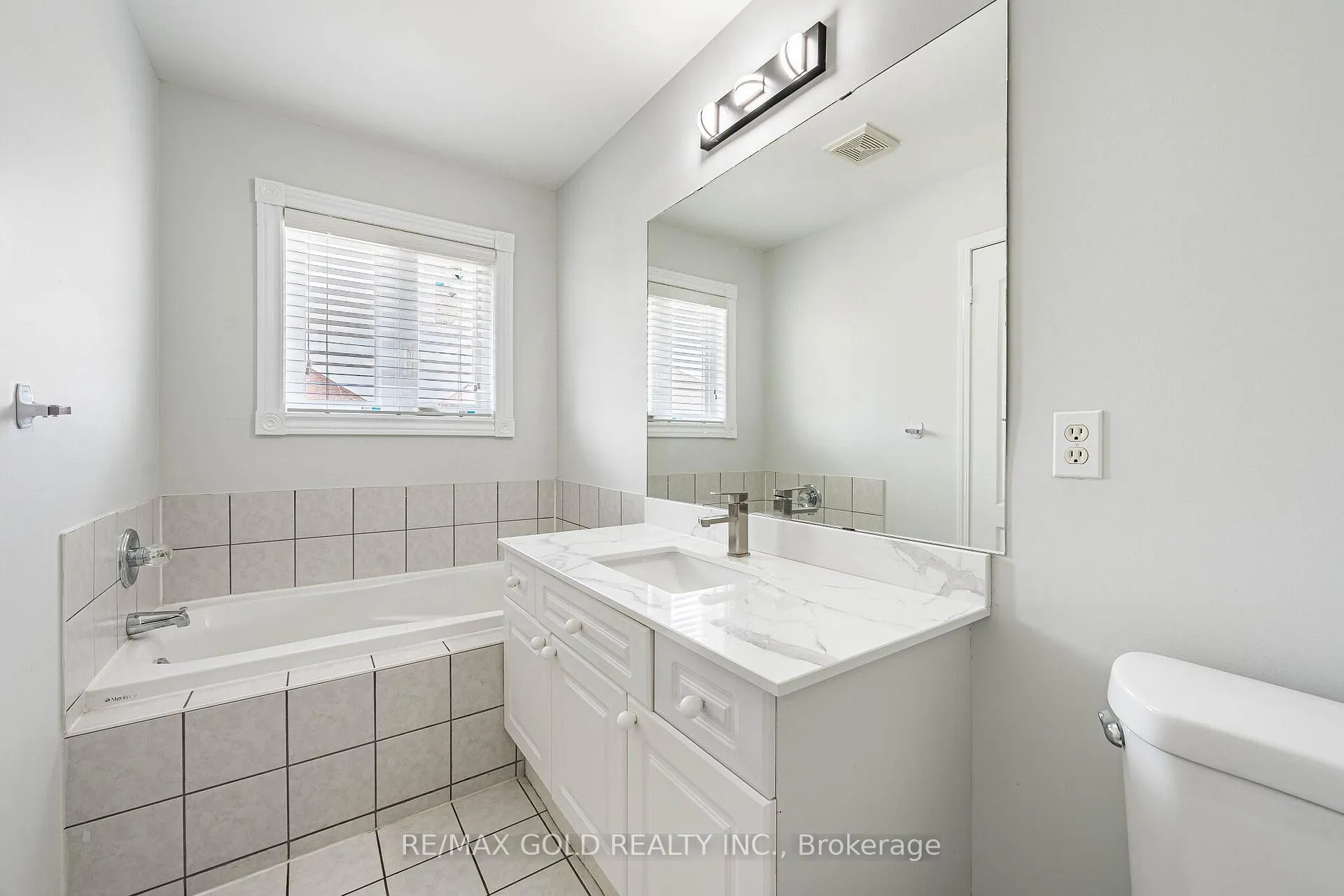 Photo 20 of 65 Mount Ranier Crescent, Brampton, Sandringham-Wellington — HOMEH