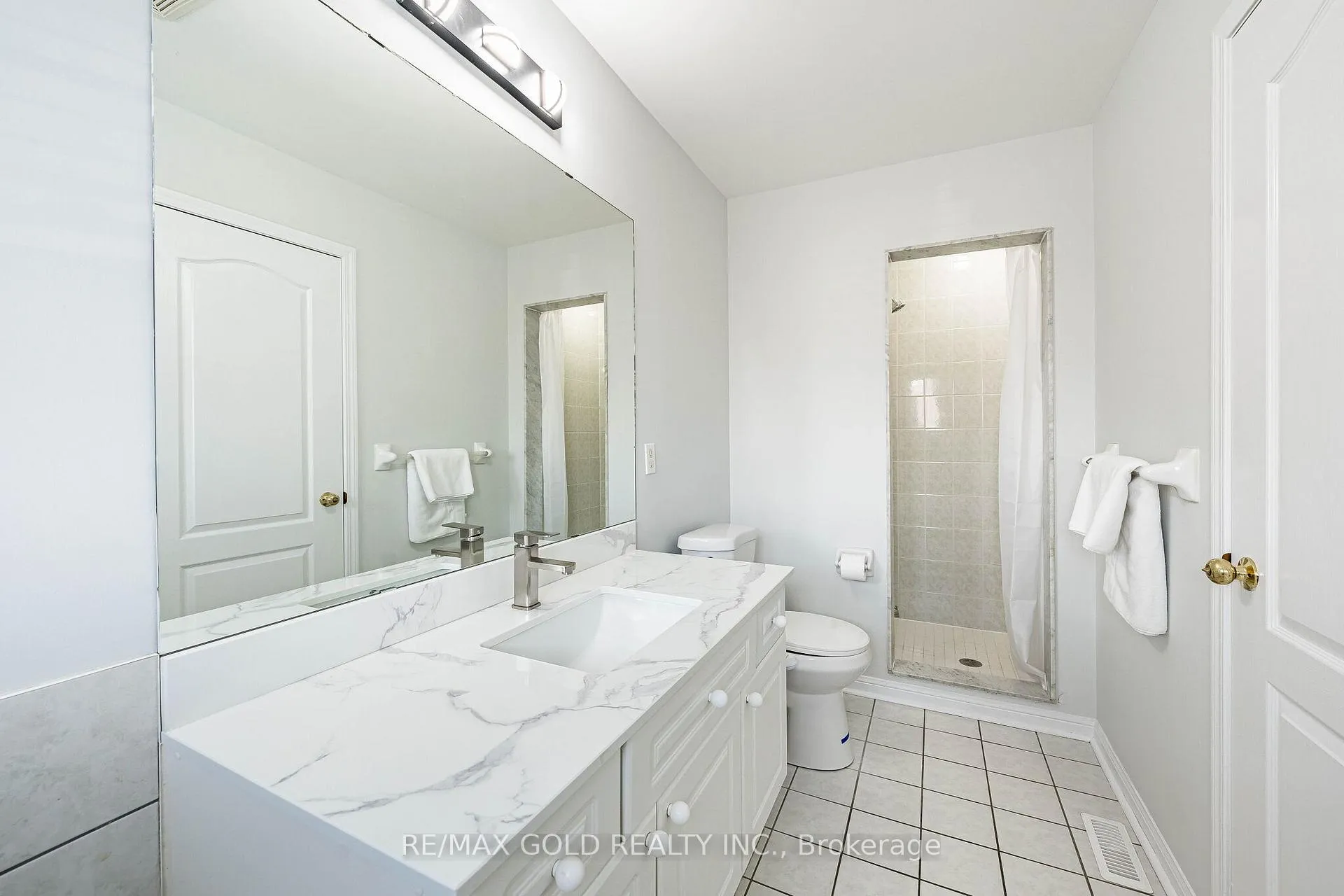 Photo 21 of 65 Mount Ranier Crescent, Brampton, Sandringham-Wellington — HOMEH