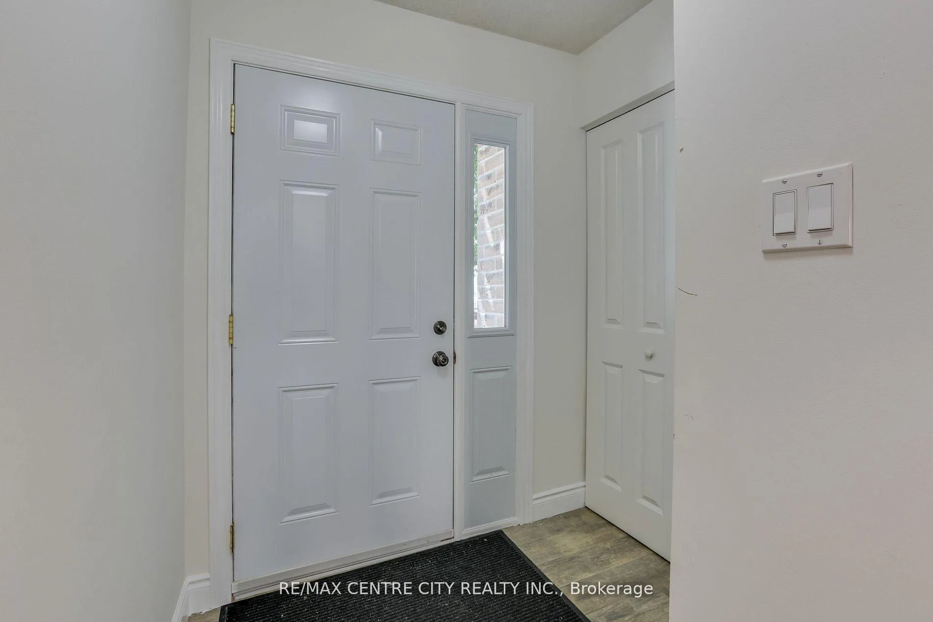 Photo 3 of Unit 37, 1294 Byron Baseline Road, London, South K — HOMEH