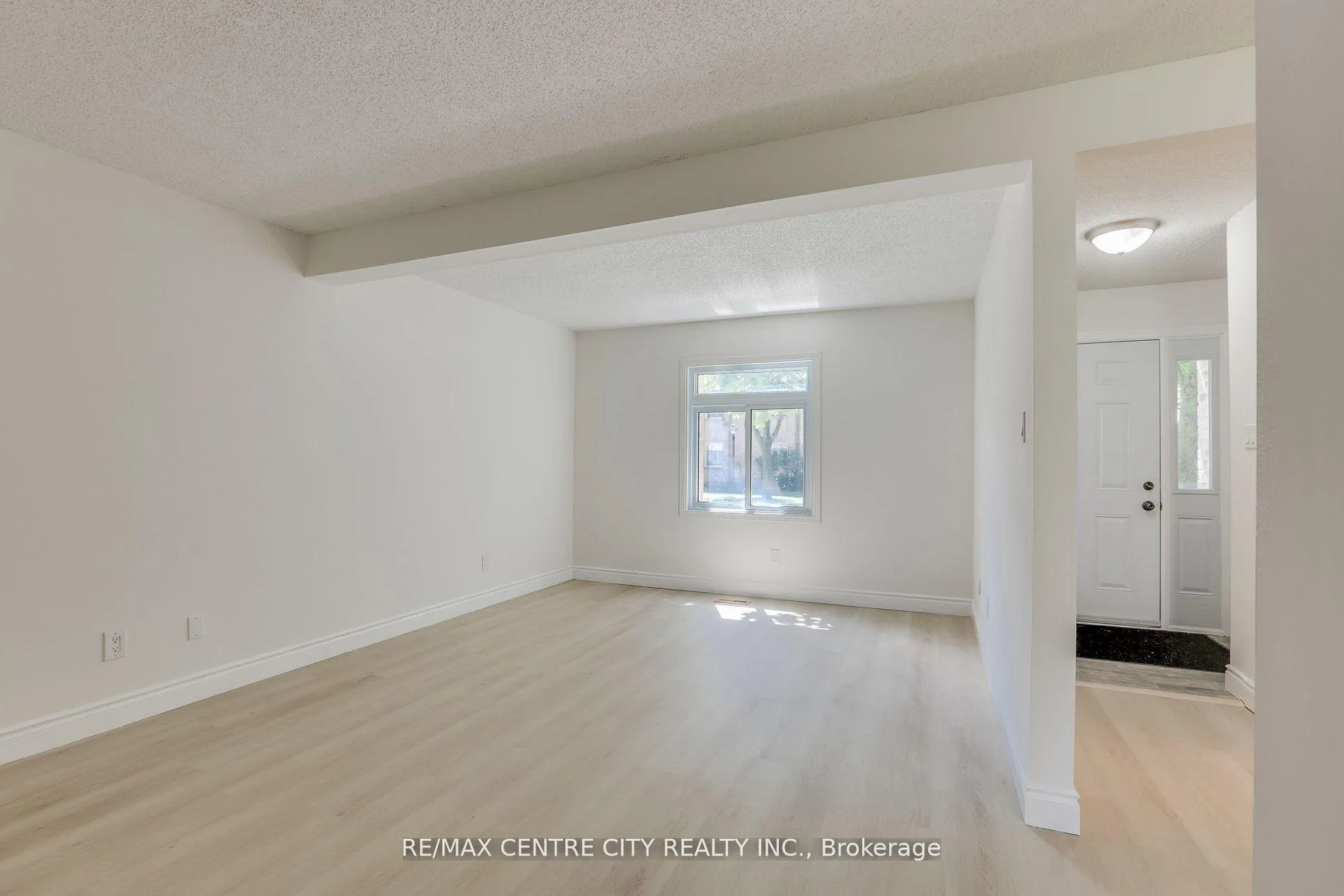 Photo 4 of Unit 37, 1294 Byron Baseline Road, London, South K — HOMEH
