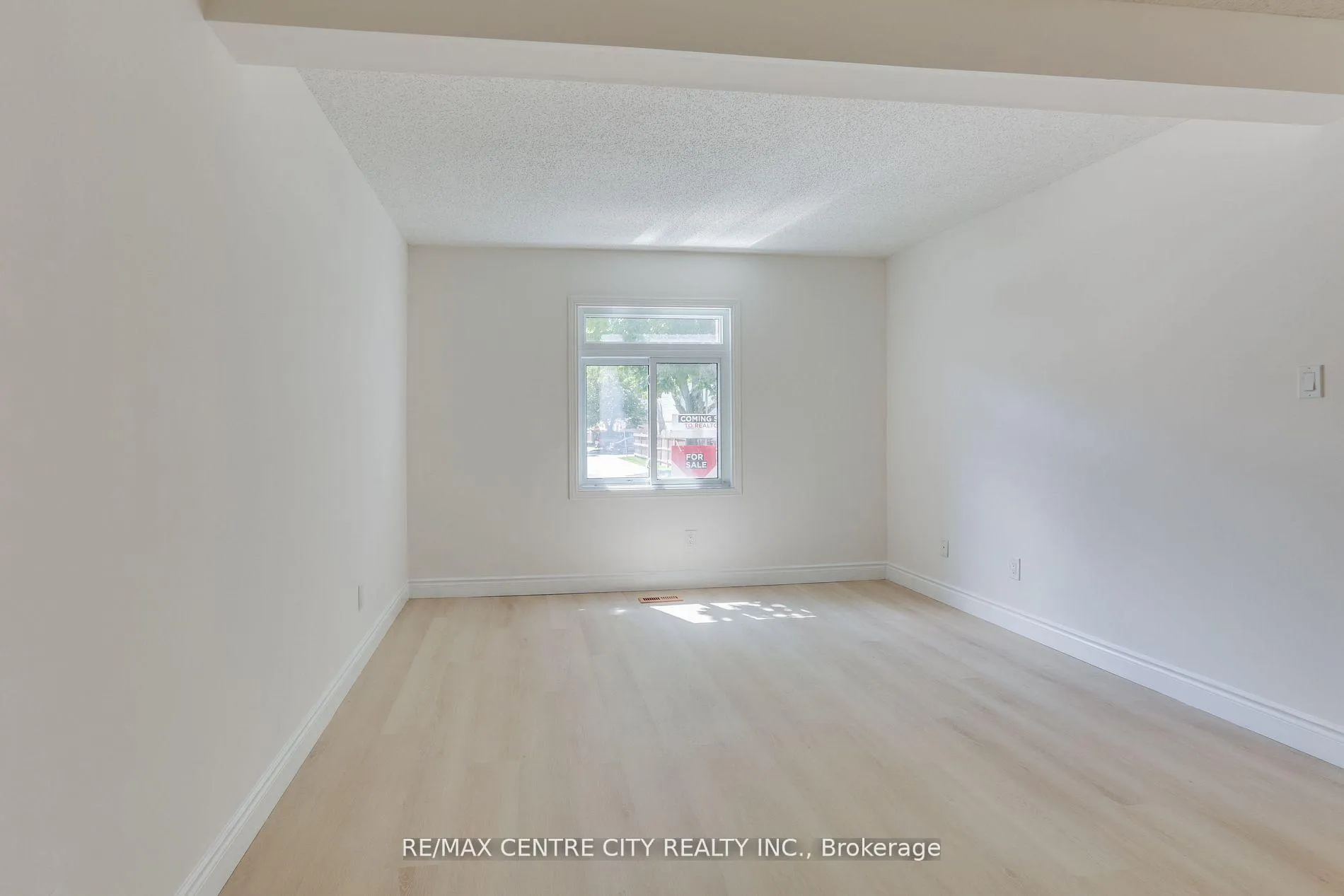 Photo 5 of Unit 37, 1294 Byron Baseline Road, London, South K — HOMEH