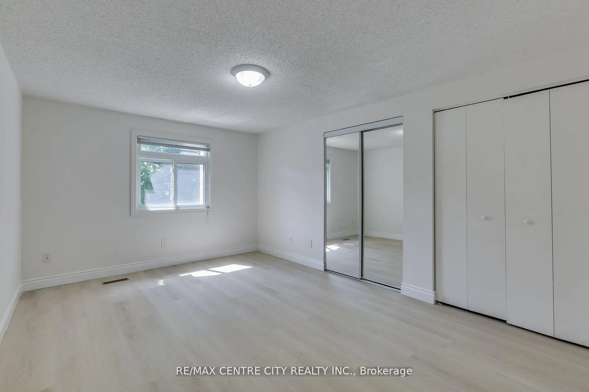 Photo 13 of Unit 37, 1294 Byron Baseline Road, London, South K — HOMEH