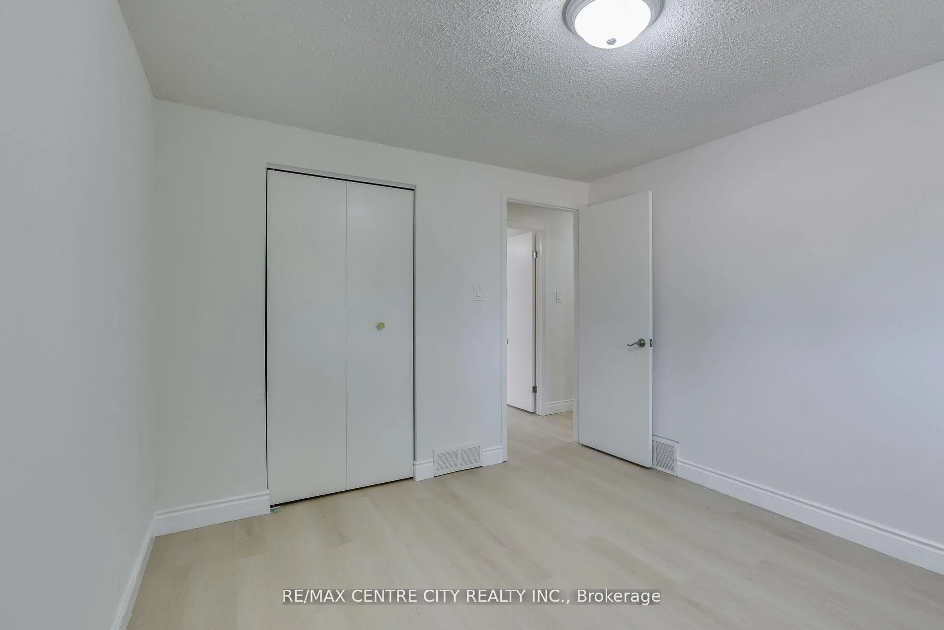 Photo 16 of Unit 37, 1294 Byron Baseline Road, London, South K — HOMEH