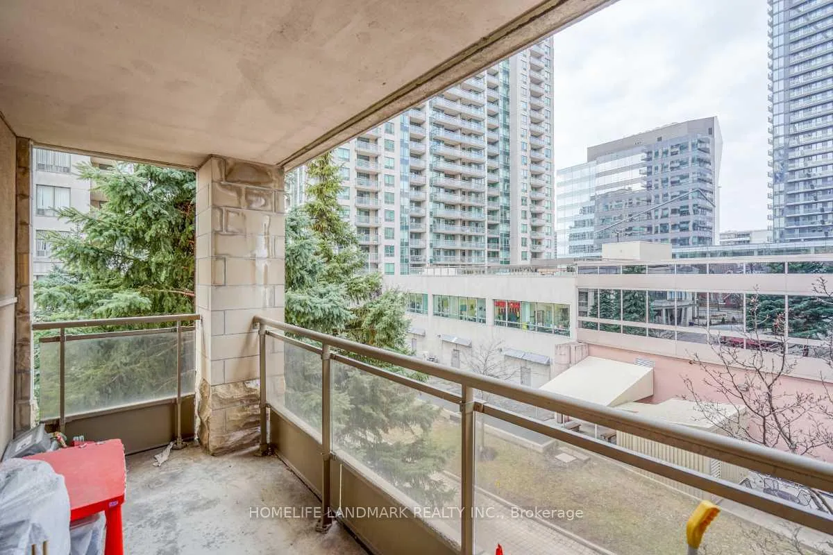 Photo 13 of Unit 302, 260 Doris Avenue, North York, Willowdale East — HOMEH