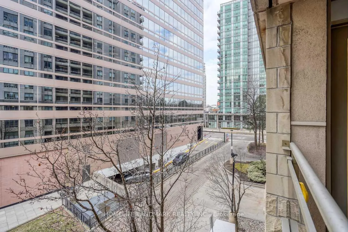 Photo 14 of Unit 302, 260 Doris Avenue, North York, Willowdale East — HOMEH