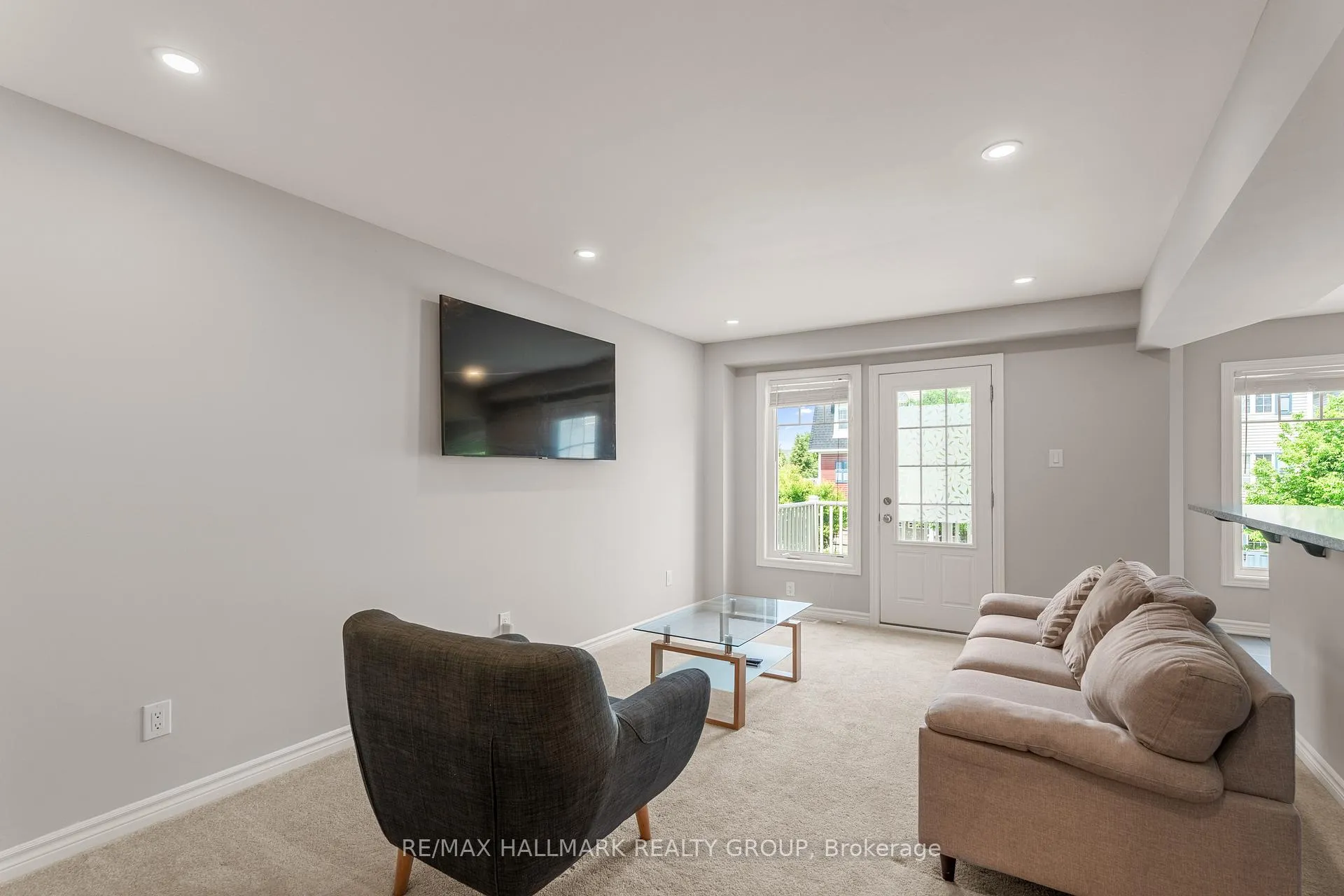 Photo 11 of 404 Rosingdale Street, Ottawa, Kanata - Emerald Meadows/Trailwest — HOMEH