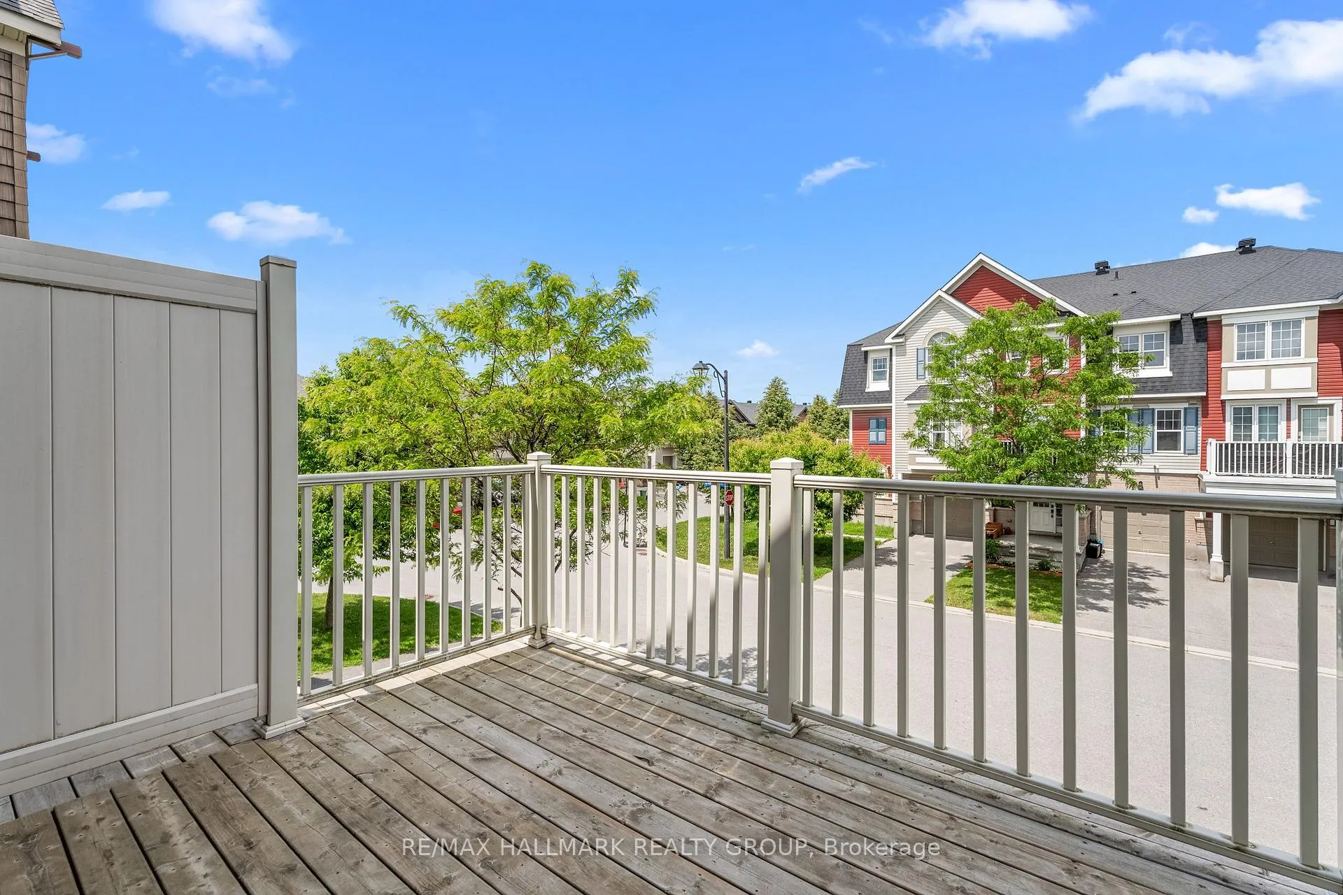 Photo 13 of 404 Rosingdale Street, Ottawa, Kanata - Emerald Meadows/Trailwest — HOMEH