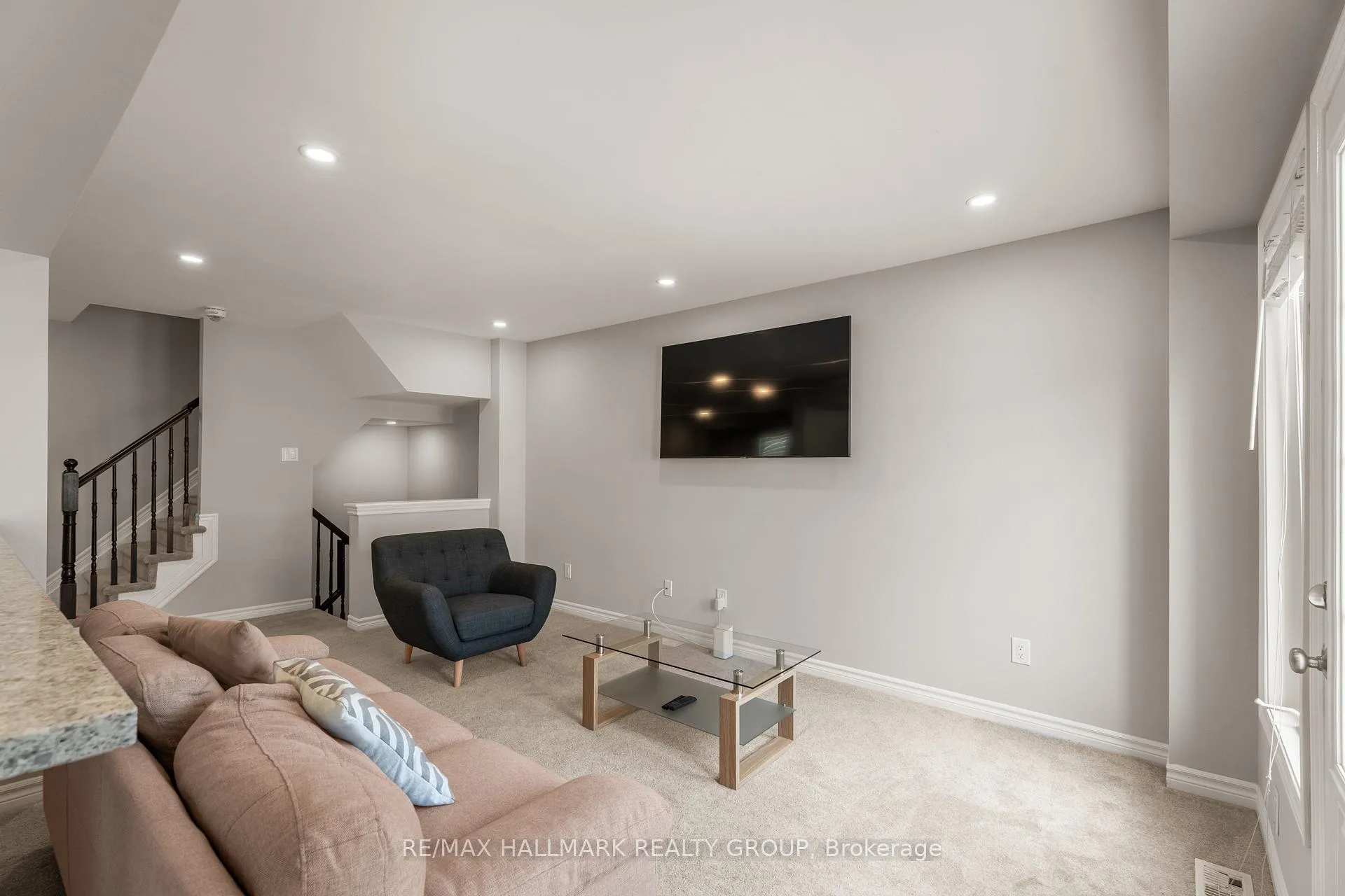 Photo 16 of 404 Rosingdale Street, Ottawa, Kanata - Emerald Meadows/Trailwest — HOMEH