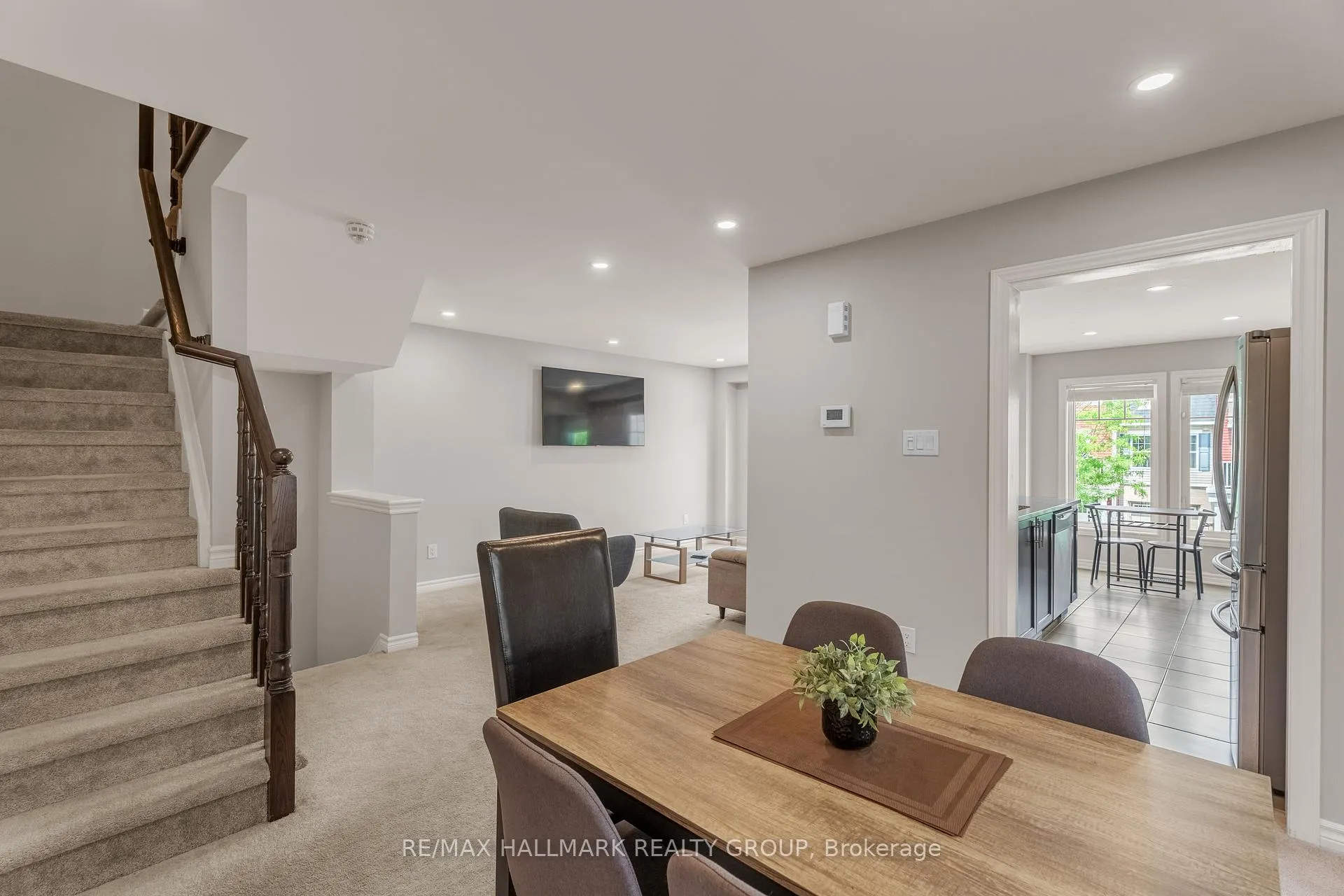 Photo 23 of 404 Rosingdale Street, Ottawa, Kanata - Emerald Meadows/Trailwest — HOMEH