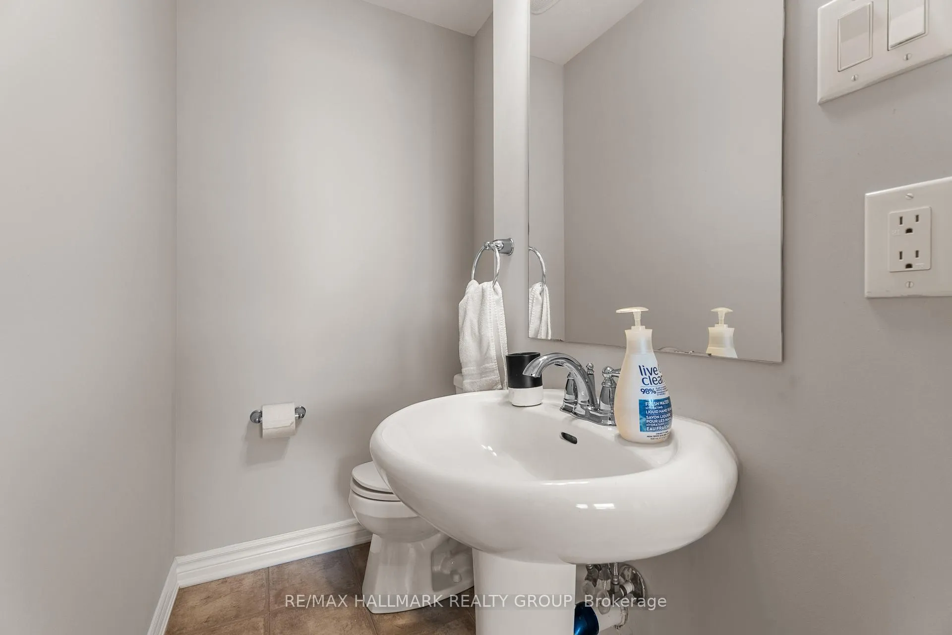 Photo 26 of 404 Rosingdale Street, Ottawa, Kanata - Emerald Meadows/Trailwest — HOMEH