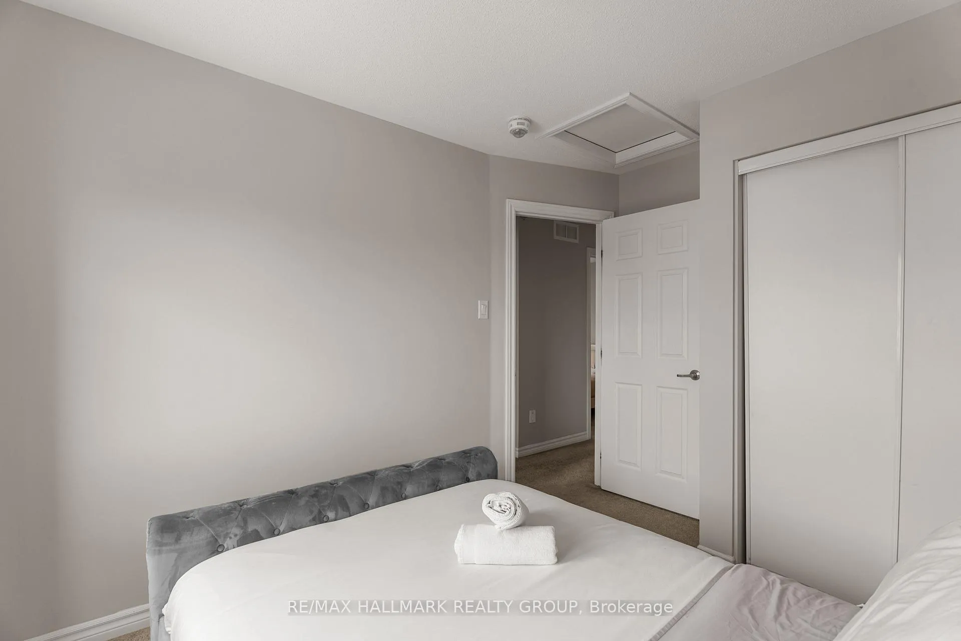 Photo 30 of 404 Rosingdale Street, Ottawa, Kanata - Emerald Meadows/Trailwest — HOMEH