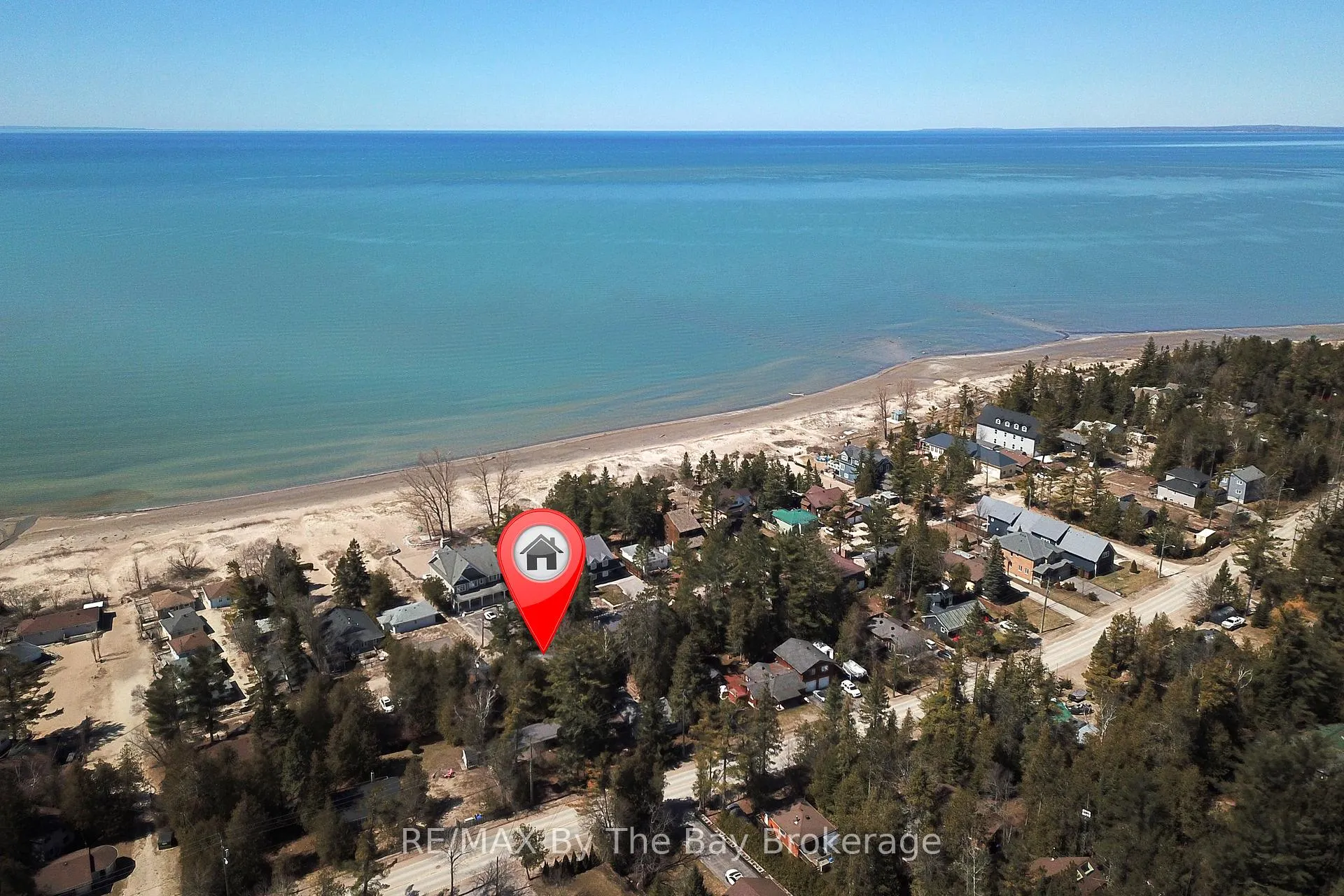 Photo 2 of 465 Bluewater Lane, Wasaga Beach — HOMEH