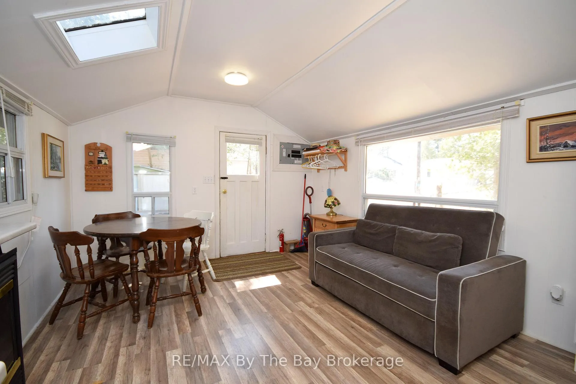 Photo 9 of 465 Bluewater Lane, Wasaga Beach — HOMEH