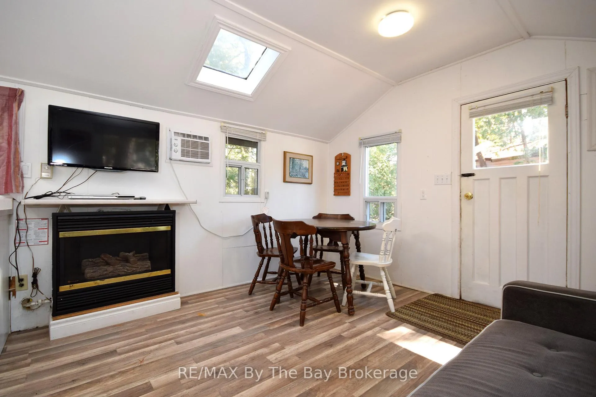 Photo 10 of 465 Bluewater Lane, Wasaga Beach — HOMEH